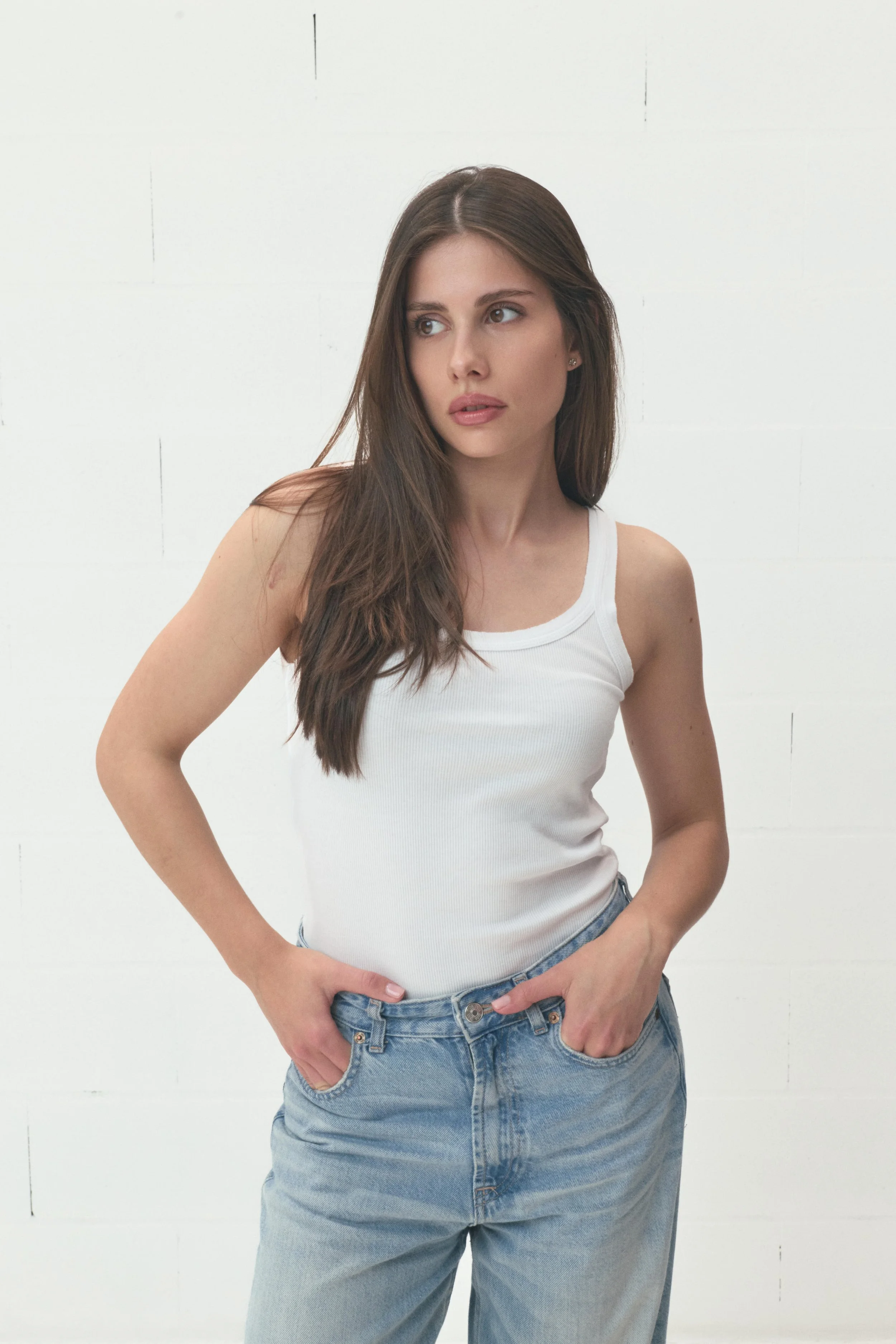 RED AGENCY MODELS5713.jpg
