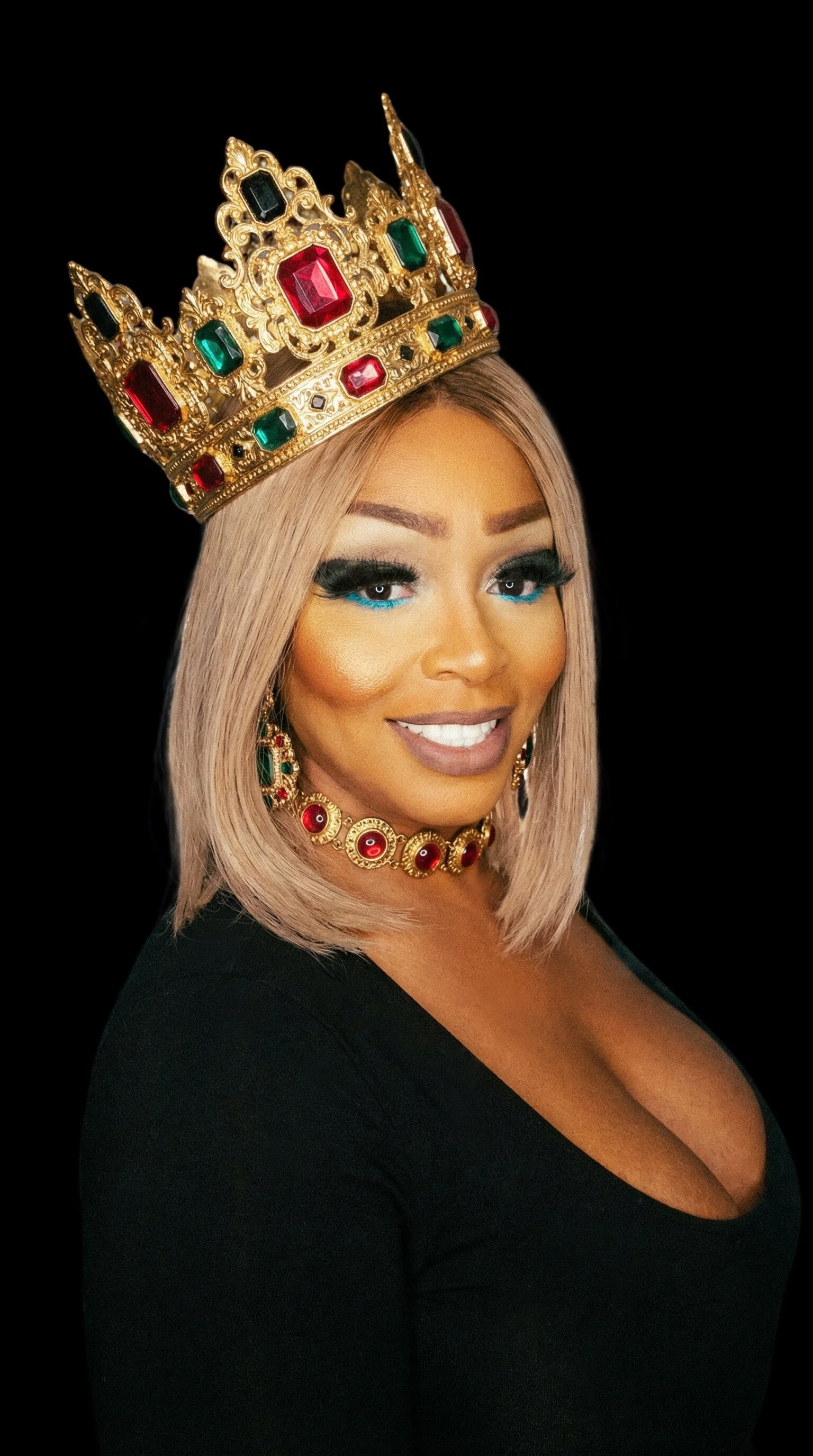 "Mona Monreaux Official, WGA creator of CRASHPAD:NYC and host of Dressup and Cook.Global book franchise and elite lifestyle authority."