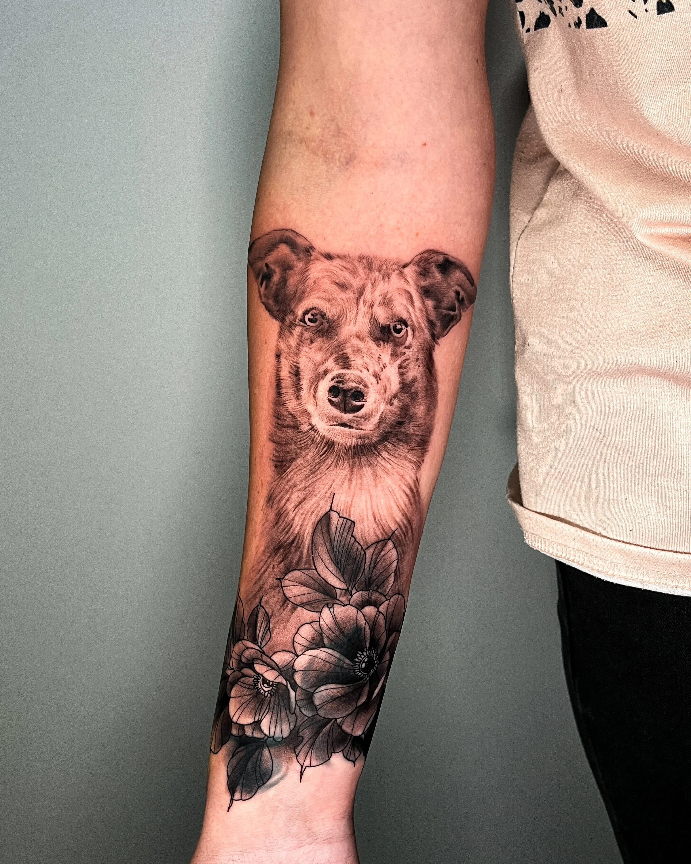 Hund + Blumen (Cover Up).JPG