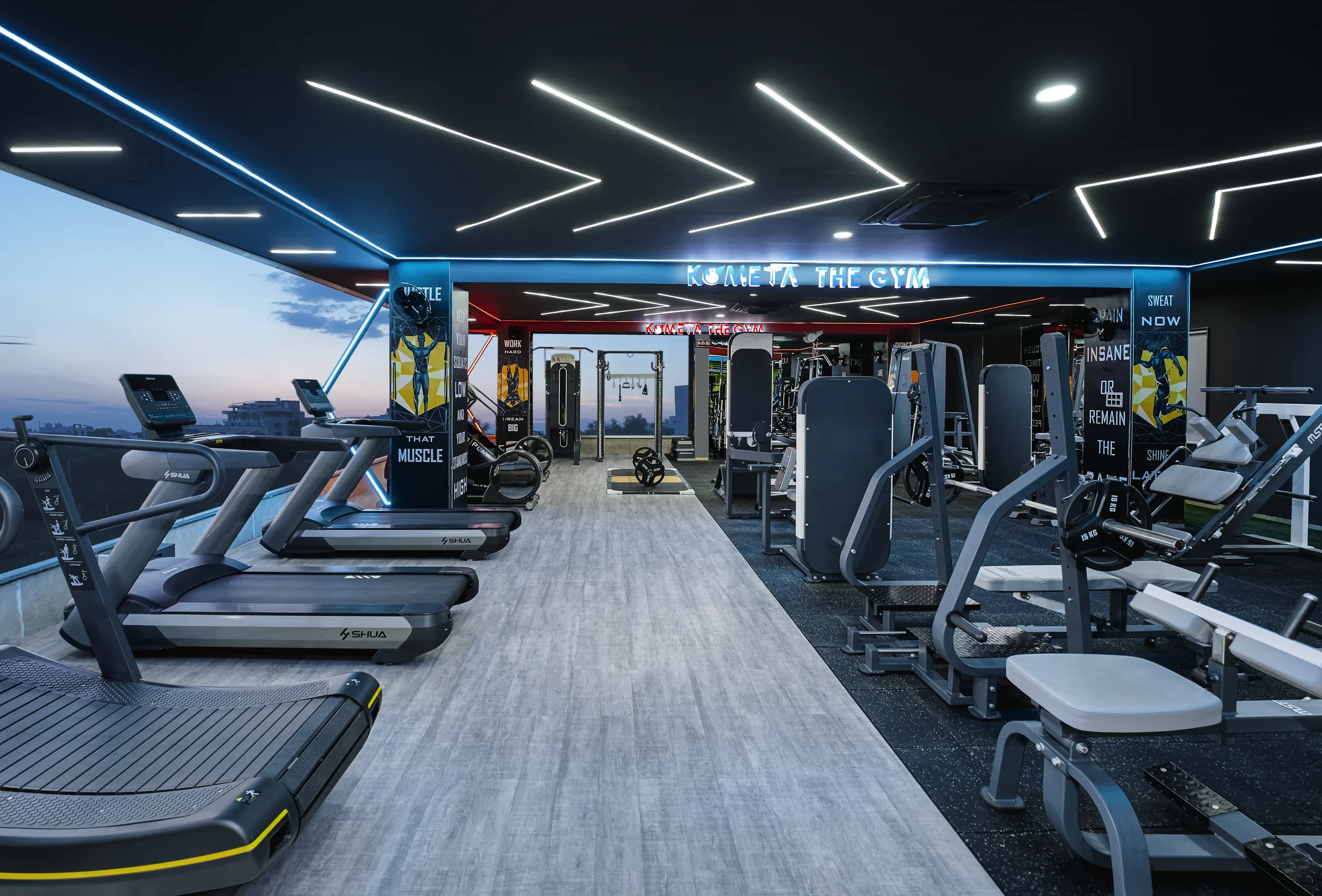 Kometa_lnterior_Apr'237391  .webp