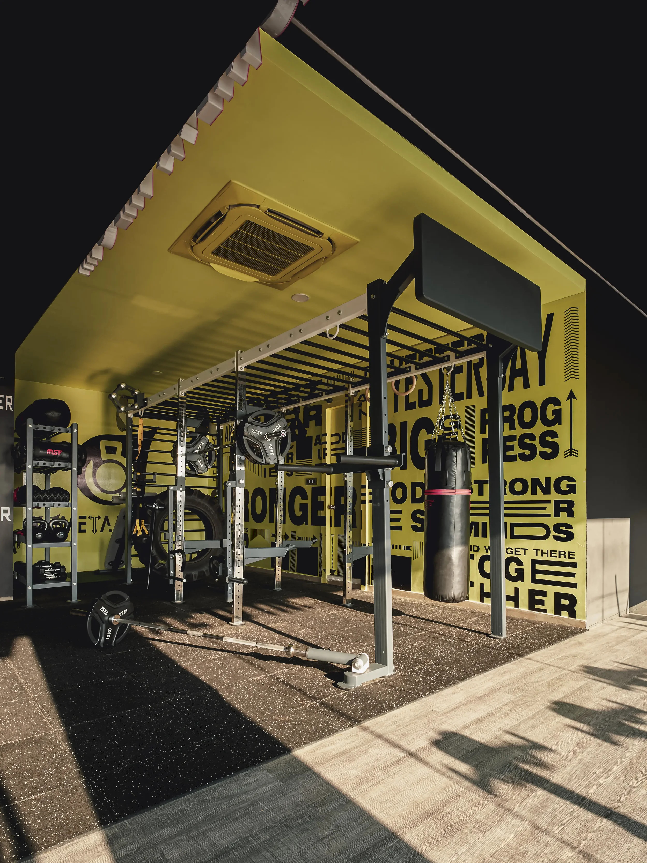 Kometa_lnterior_Apr'232057  .webp