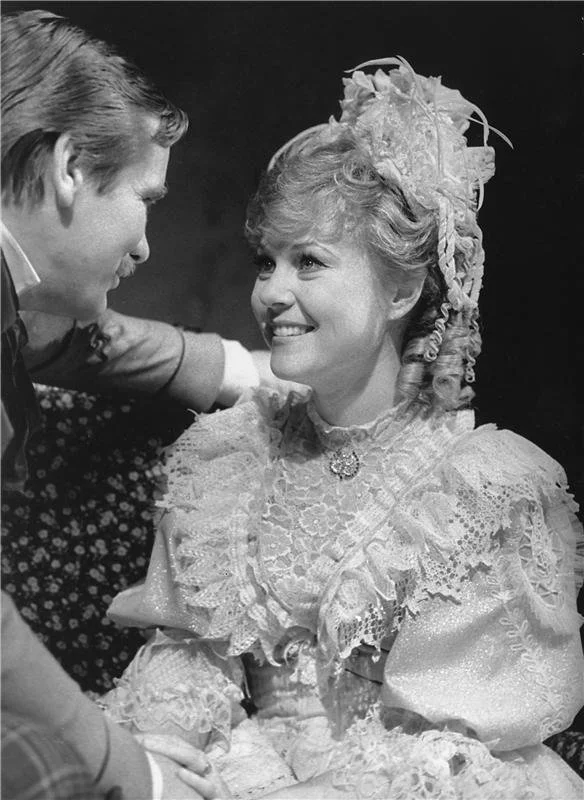 Výnosné místo - 13.06.1985 J.Štěpnička (Vasilij Nikolajič Žadov), J. Švehlová (Polina) Foto: Oldřich Pernica. Archiv ND.