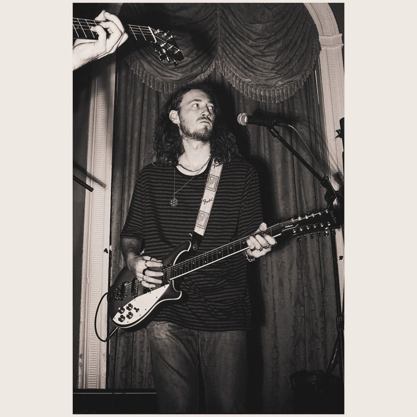 12 String Guitar - (The Gulls)
Lion Hotel - Shrewsbury - November 2021