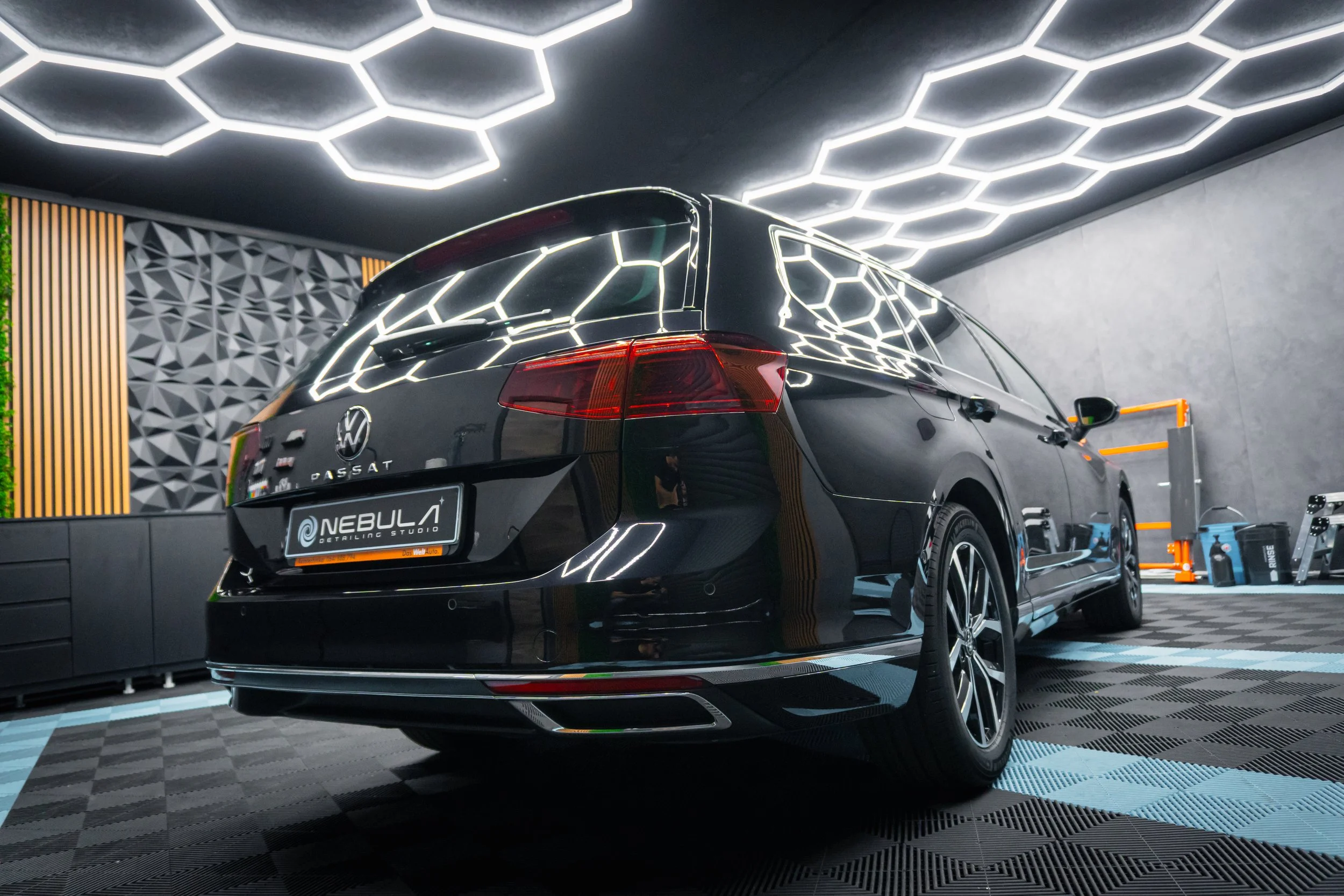 Задна част на Volkswagen Passat след детайлинга