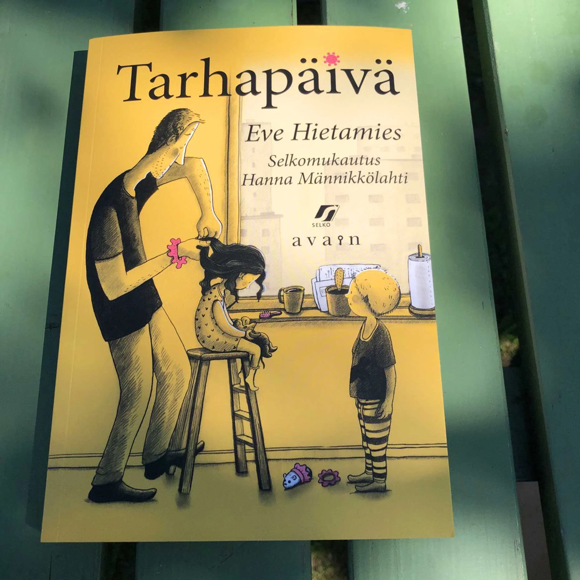 Selkokuvitus Tarhapäivä-selkokirjaan. Avain 2020.