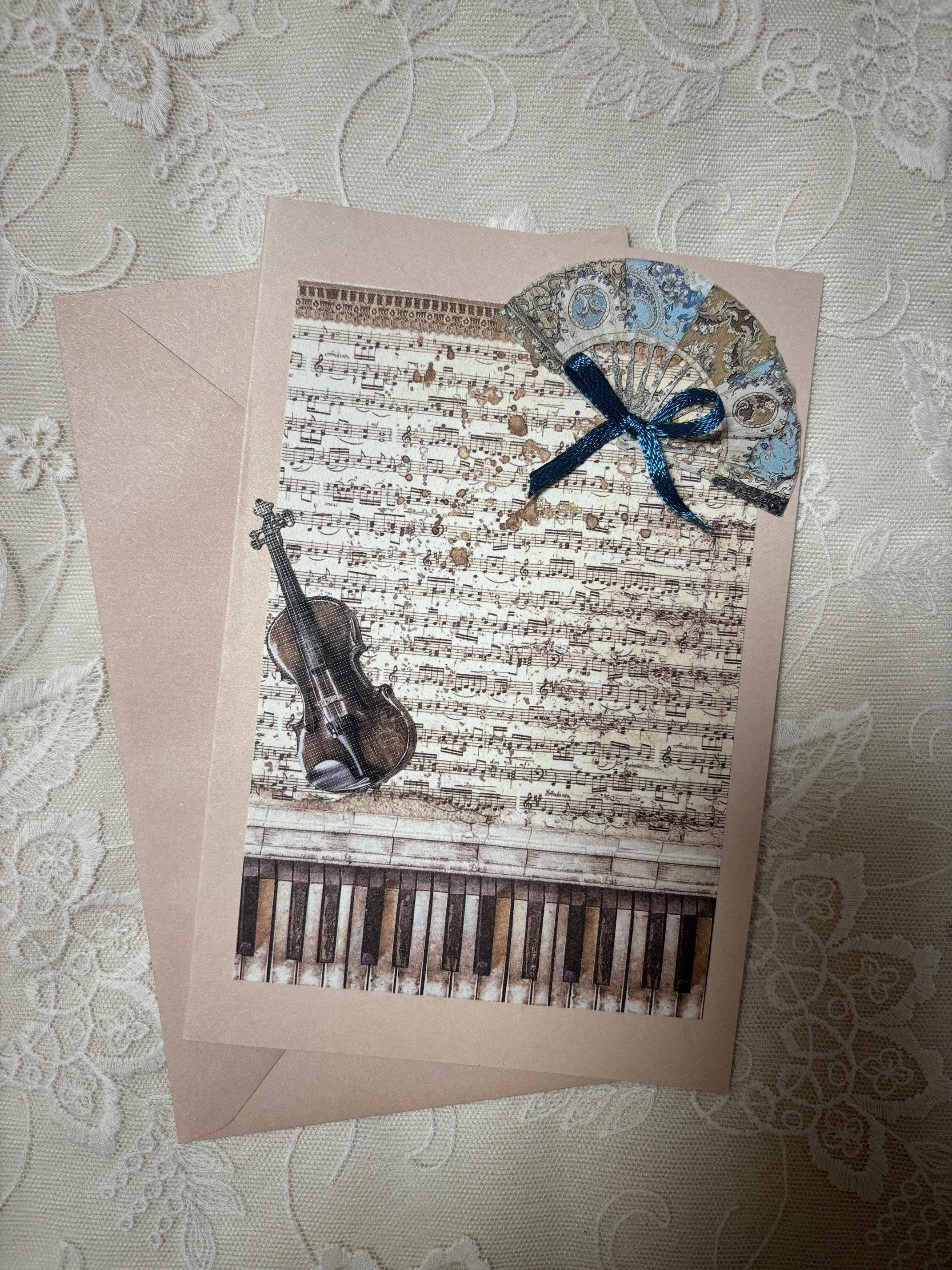 Romantische Karte Violine und Fächer