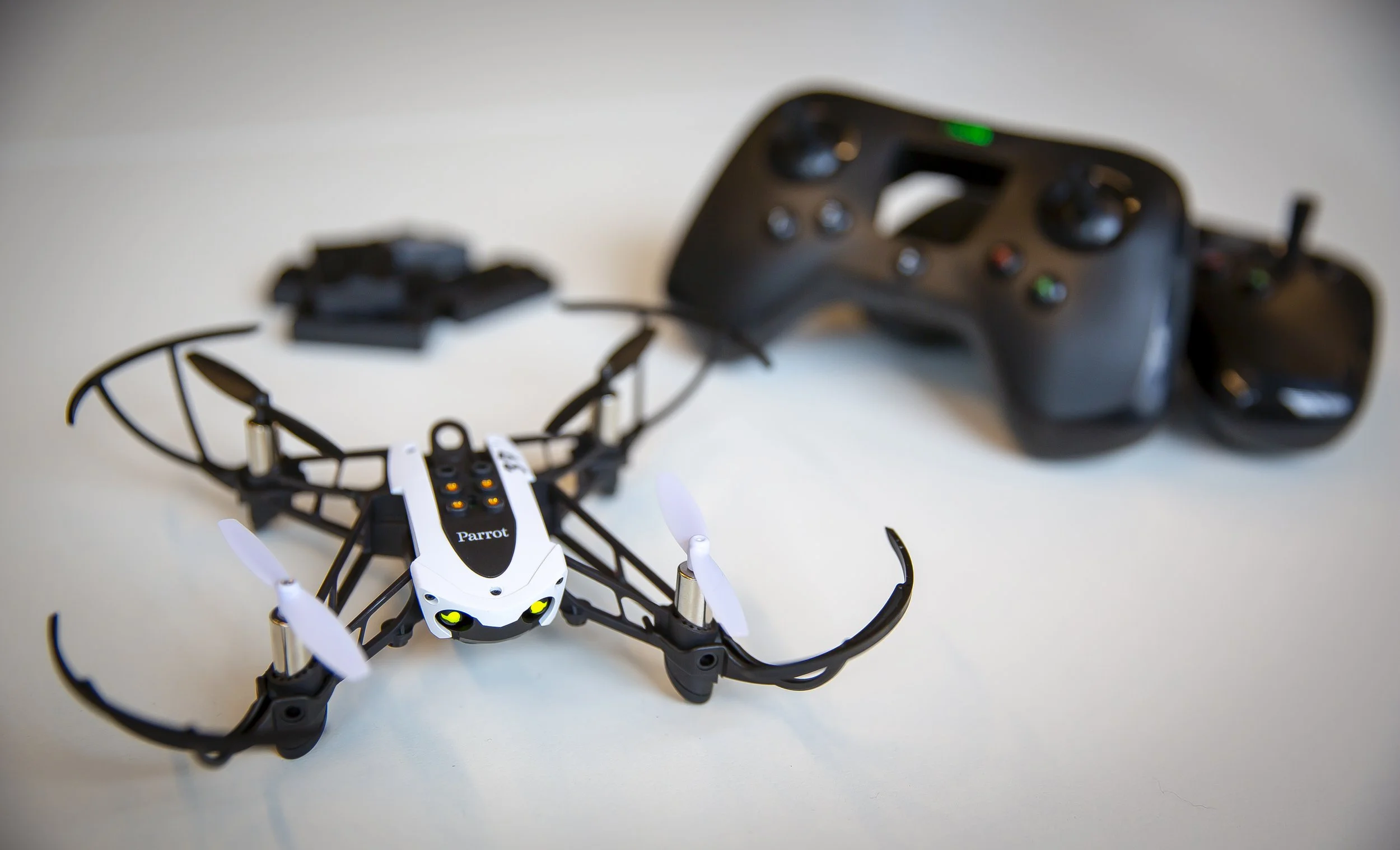 3-kamp teambuilding i København og på Sjælland – hold dyster i droneflyvning, fjernstyret racerbil og Human Slingshot. En intens firmaaktivitet hvor samarbejde, konkurrence og variation er i højsædet.