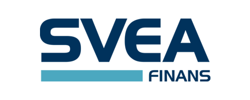 Logo for SVEA Finans med blå tekst og en lyseblå streg.