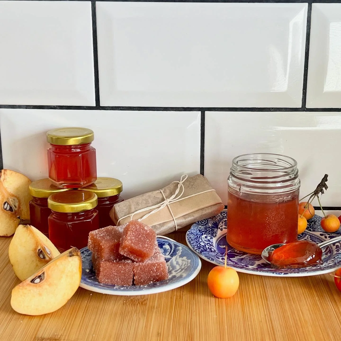 This week&rsquo;s Kitchen Wintering email was all about jellies, membrillo &amp; its ilk. 

I&rsquo;ve made preserves quite a lot - to use in cakes &amp; give as gifts, especially around Christmas. But I&rsquo;ve generally steered clear of jellies, t