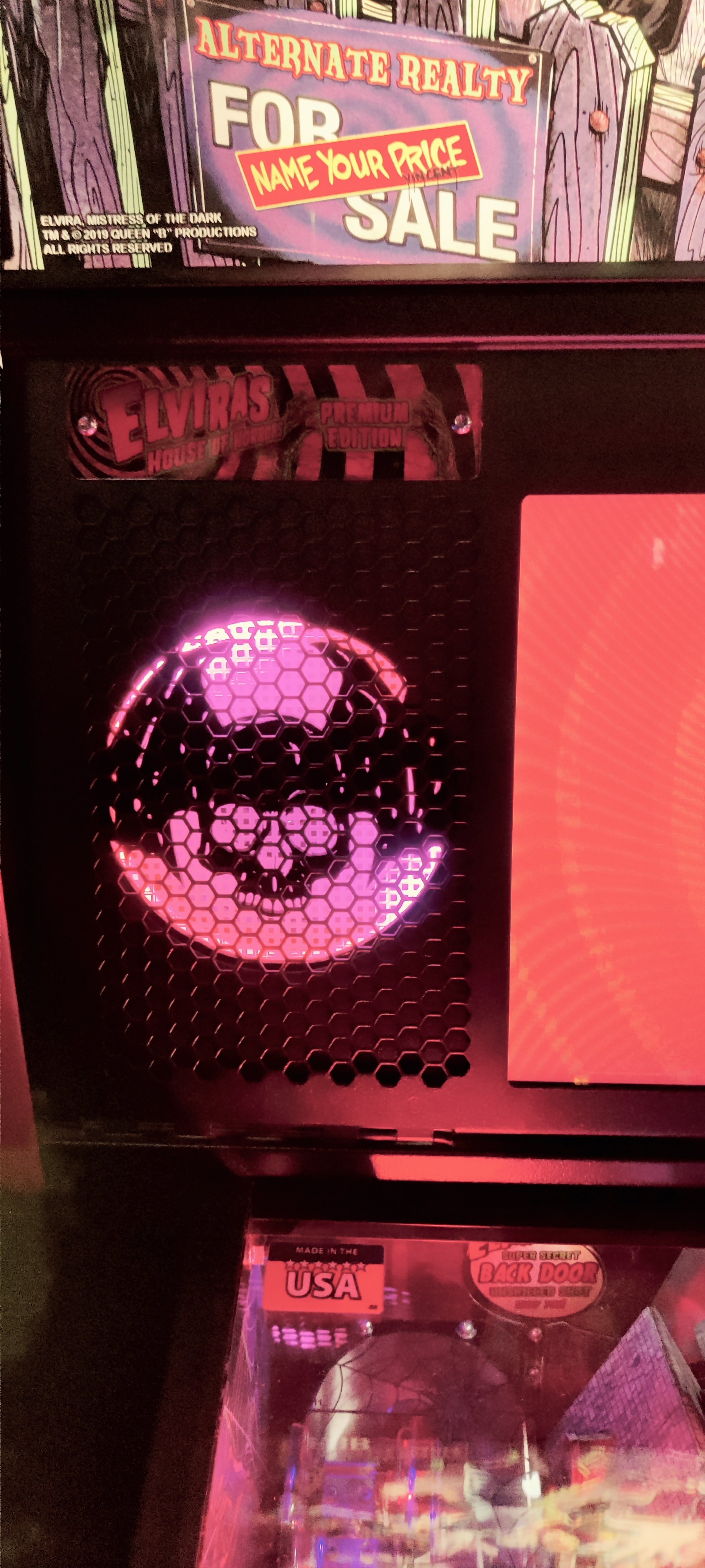 Stern Elvira House of Horrors Winged Batskull round speaker inserts