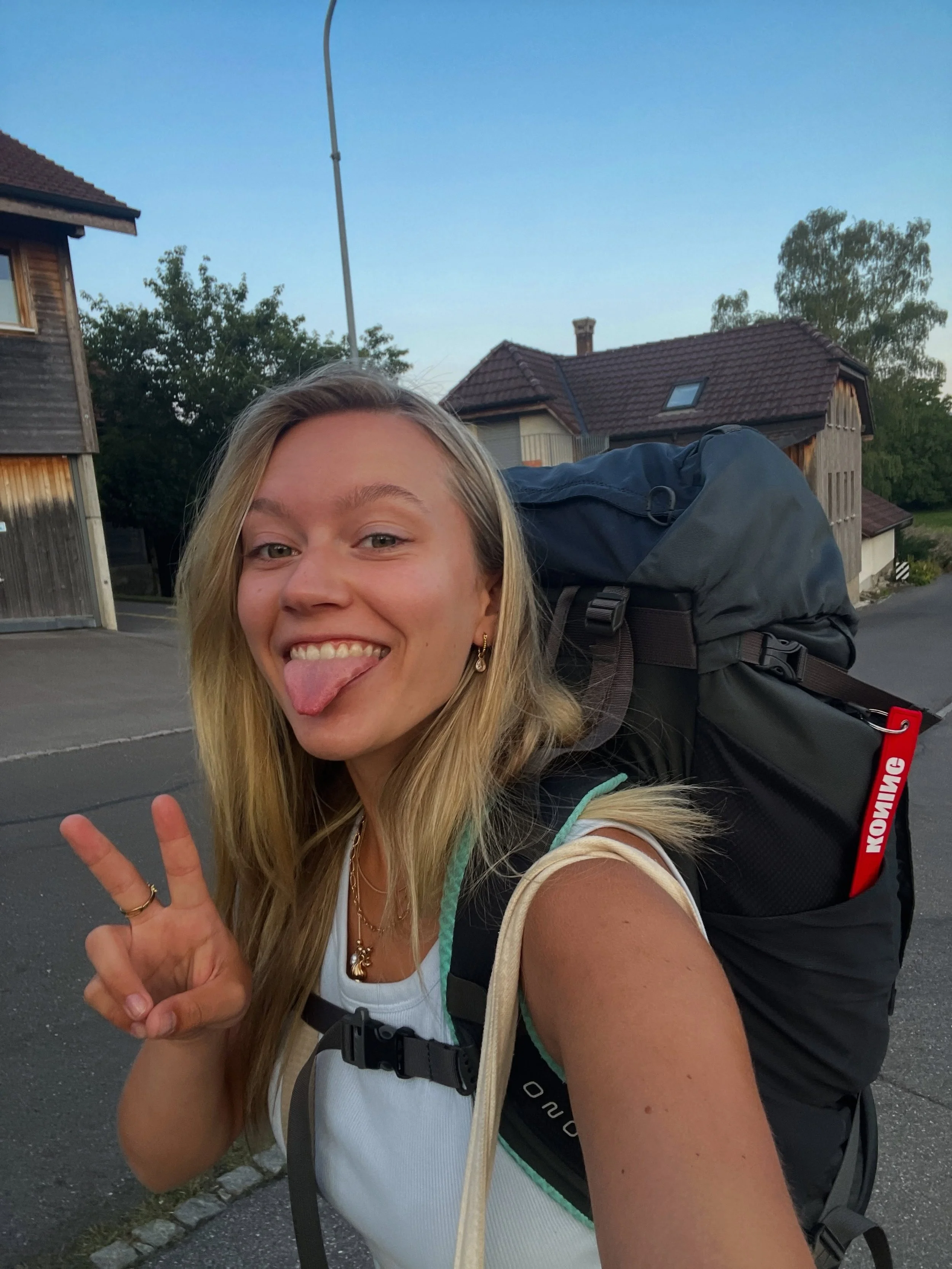 Een maand op reis met de trein :)🚞
Ik ben alle indrukken nog steeds aan het verwerken maar wat ben ik blij dat ik dit heb kunnen doen💛 2 weken ook alleen op pad geweest, was de eerste dagen wennen 😅 twee jaar geleden op mezelf gaan wonen en heb me