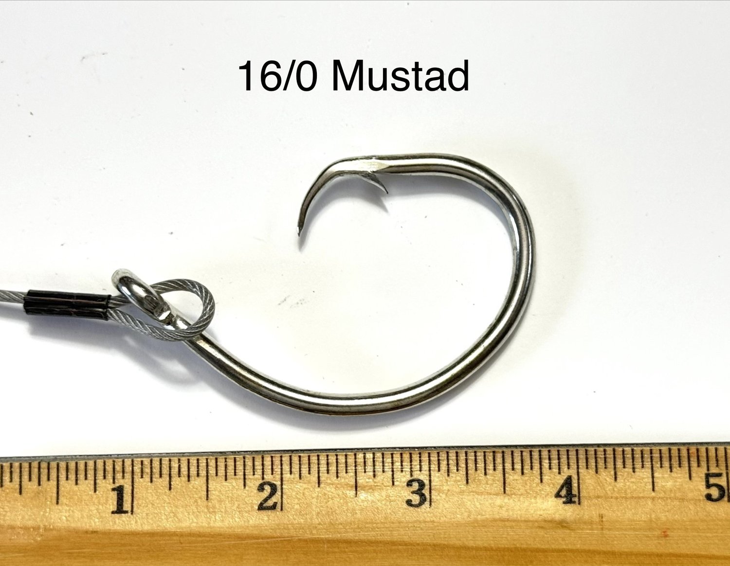 6 barbed fishing hooks 18 leader 5' Braided 480lb Stainless with Mustad Circle Hook, 3 Pack 20/0 it is a good gift for friends and families who like fishing.Notes Laxygo 20pcs/Pack Fishing Hook Rigs