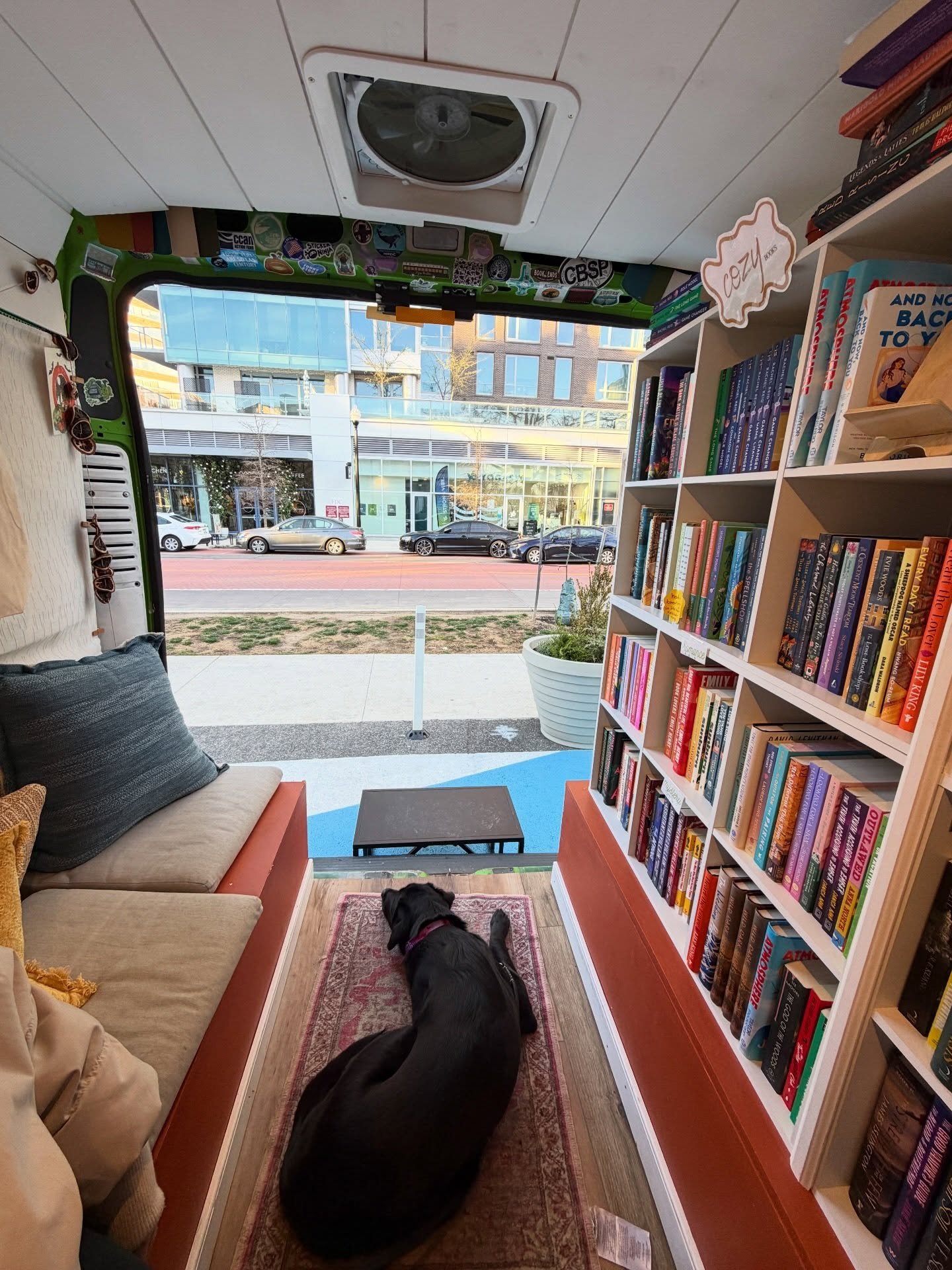 The life💚🐶📚

#dogsofarlingtonva #arlingtonva #dogsandbooks