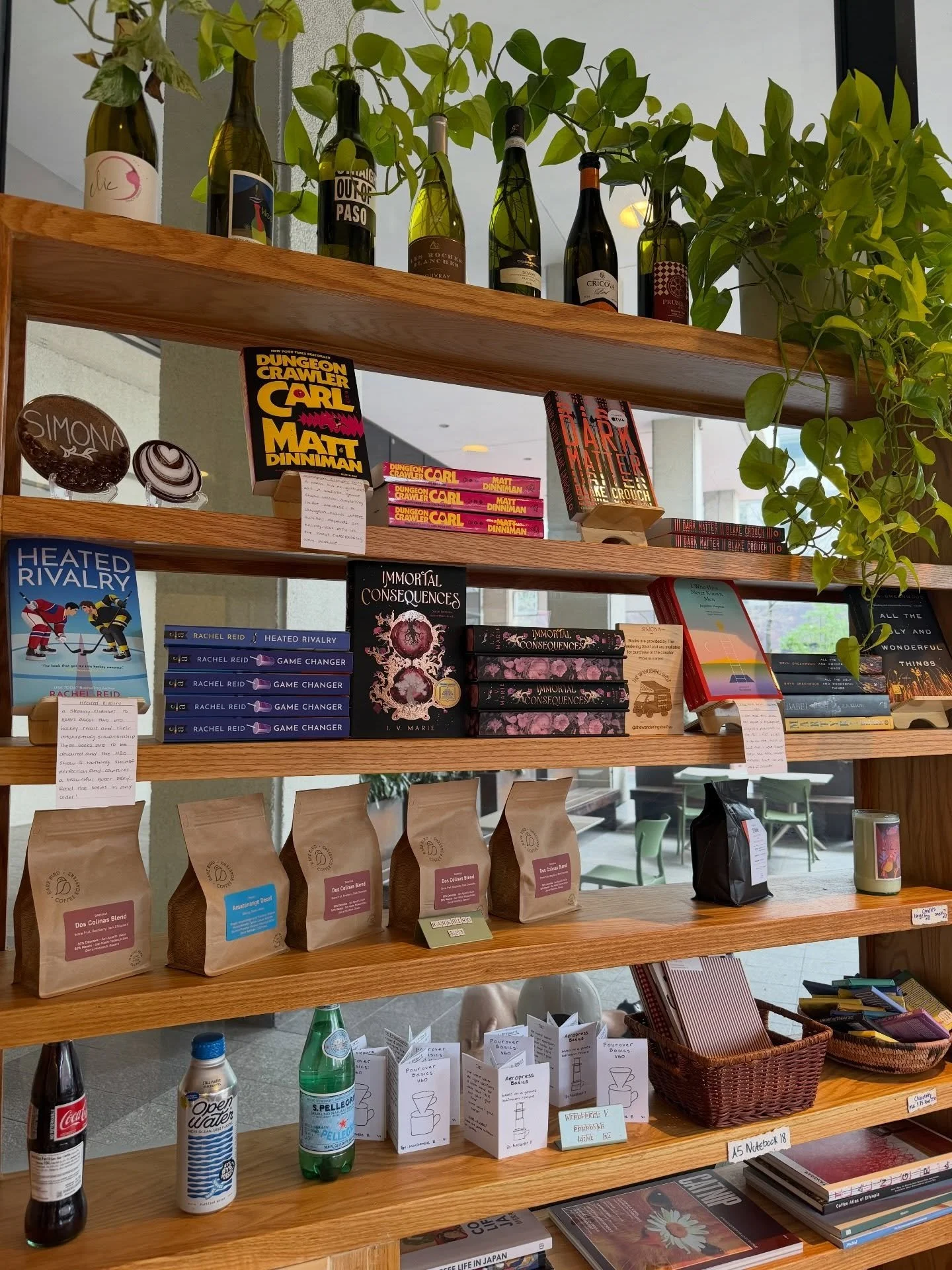 @simonacafe Bethesda has some new picks!! 

#bethesda #booksbooksbooks #readmorebooks