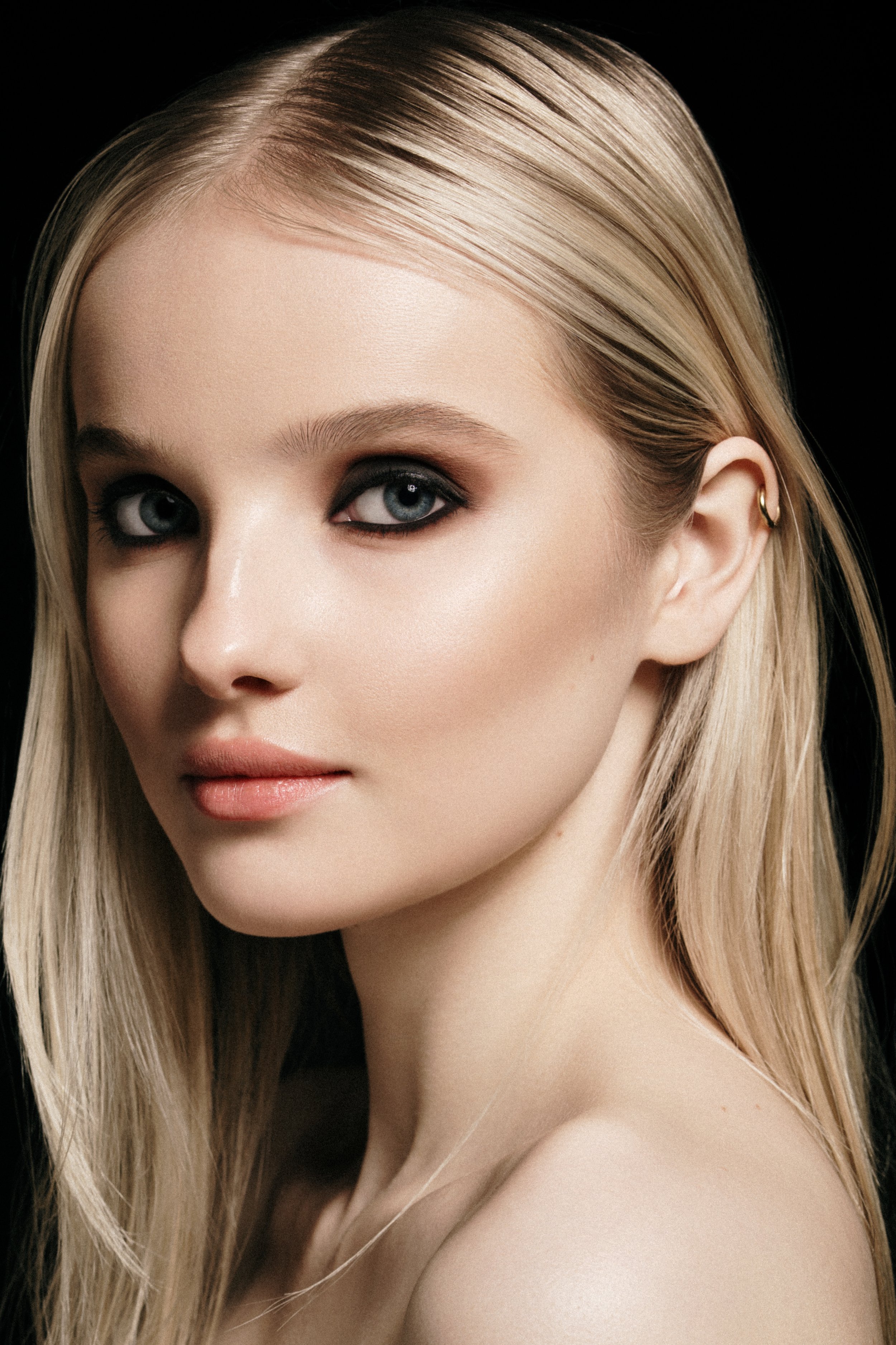 Schwarz HG - Beauty Dish Silber + Grid3464.jpg