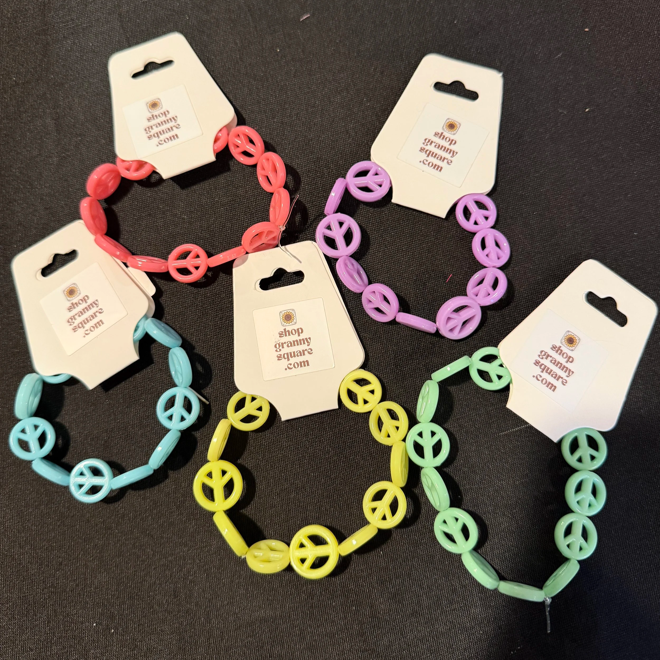 peace+sign+bracelets+various+colors.png