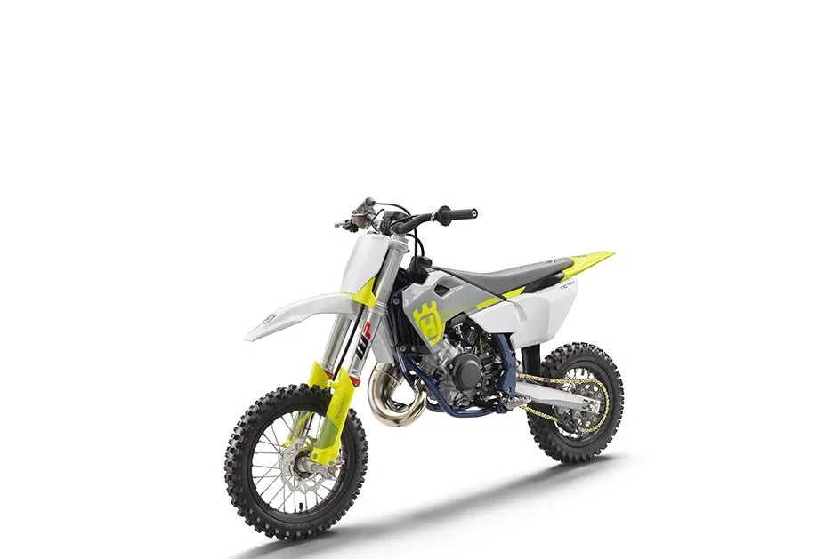 PHO_BIKE_PERS_LIVO_TC-50-MY24-front-left_#SALL_#AEPI_#V1.jpg