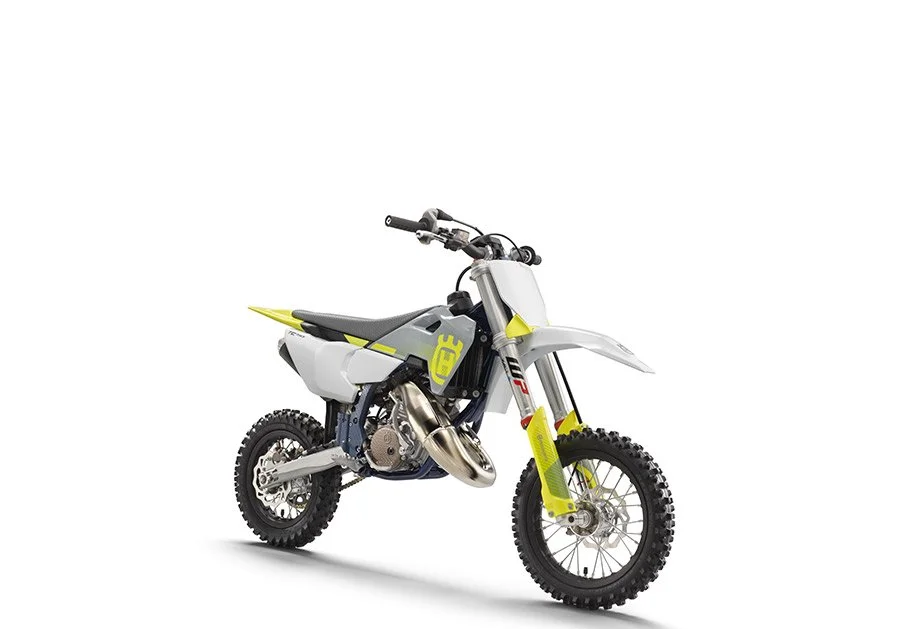 PHO_BIKE_PERS_REVO_TC-50-MY24-front-right_#SALL_#AEPI_#V1.jpg