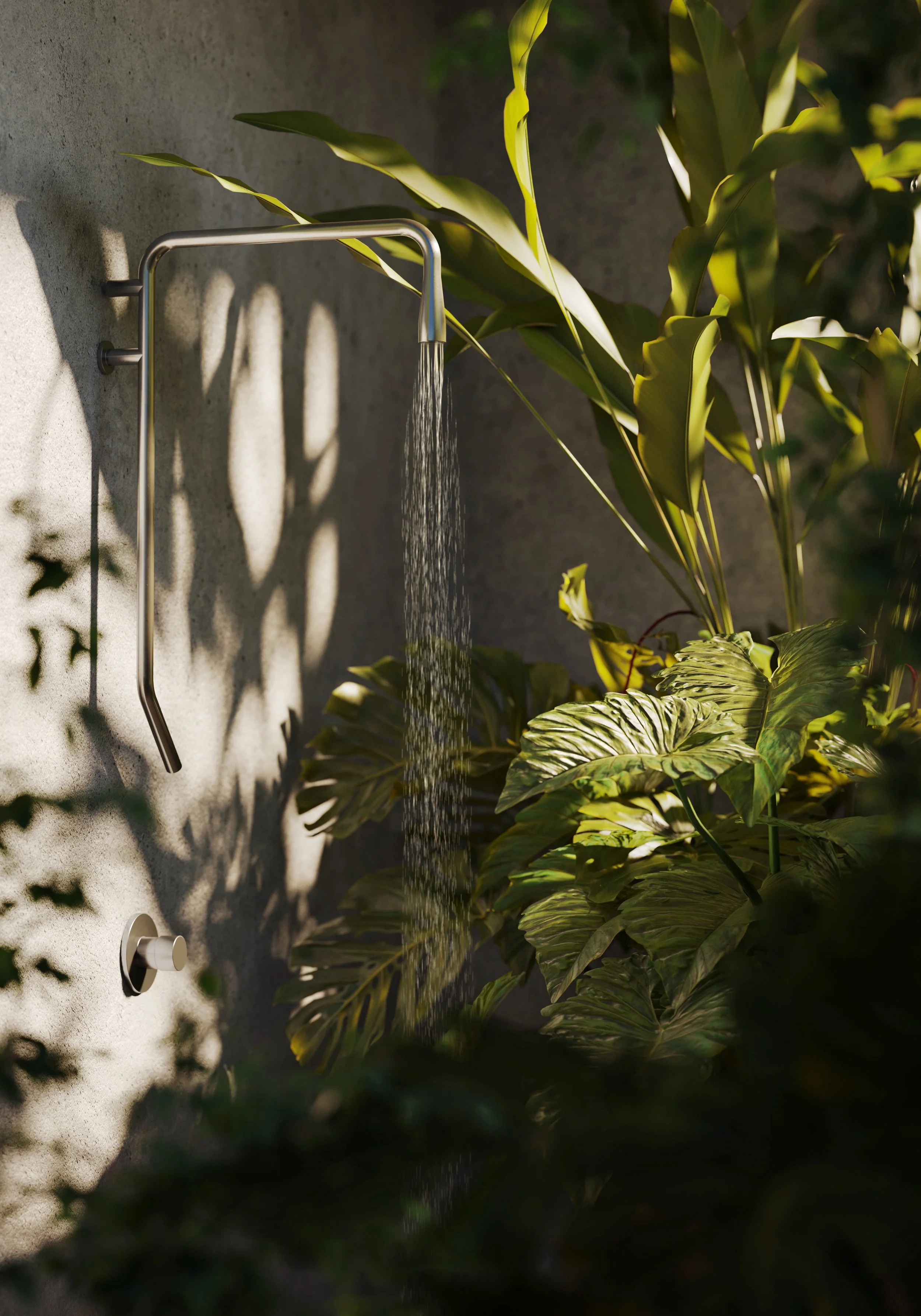 Cano de água correndo em uma parede ao lado de plantas verdes.