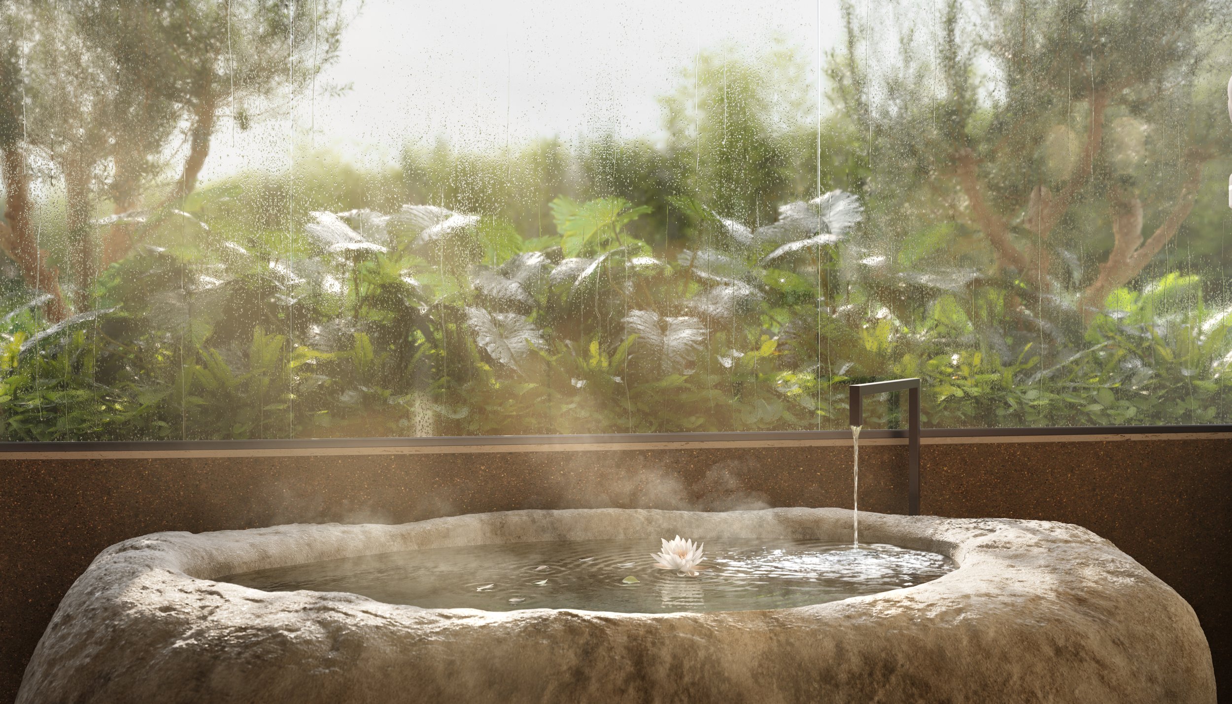Banho de spa com pedra natural, água quente com vapor, flor de lótus na água, ao fundo janela com gotas de água e vista de árvores e plantas verdes.
