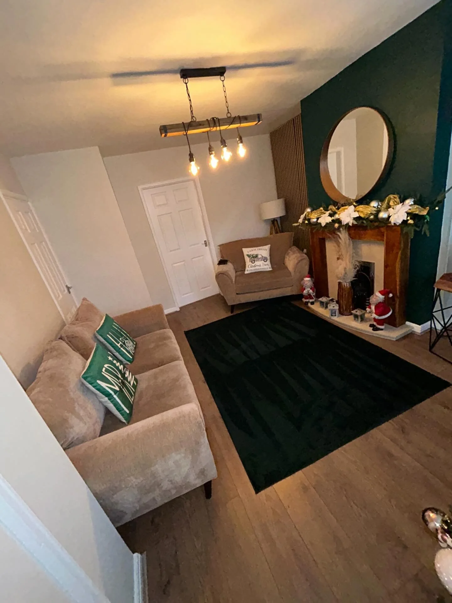 The calm after the celebration ⚜️
 

December is beautiful, but it is loud. Glitter, wrapping paper and a revolving door of guests. It&rsquo;s a sensory overload.

What you are looking at here is the Hush Aura Signature Deep Clean. ✨

This isn&rsquo;