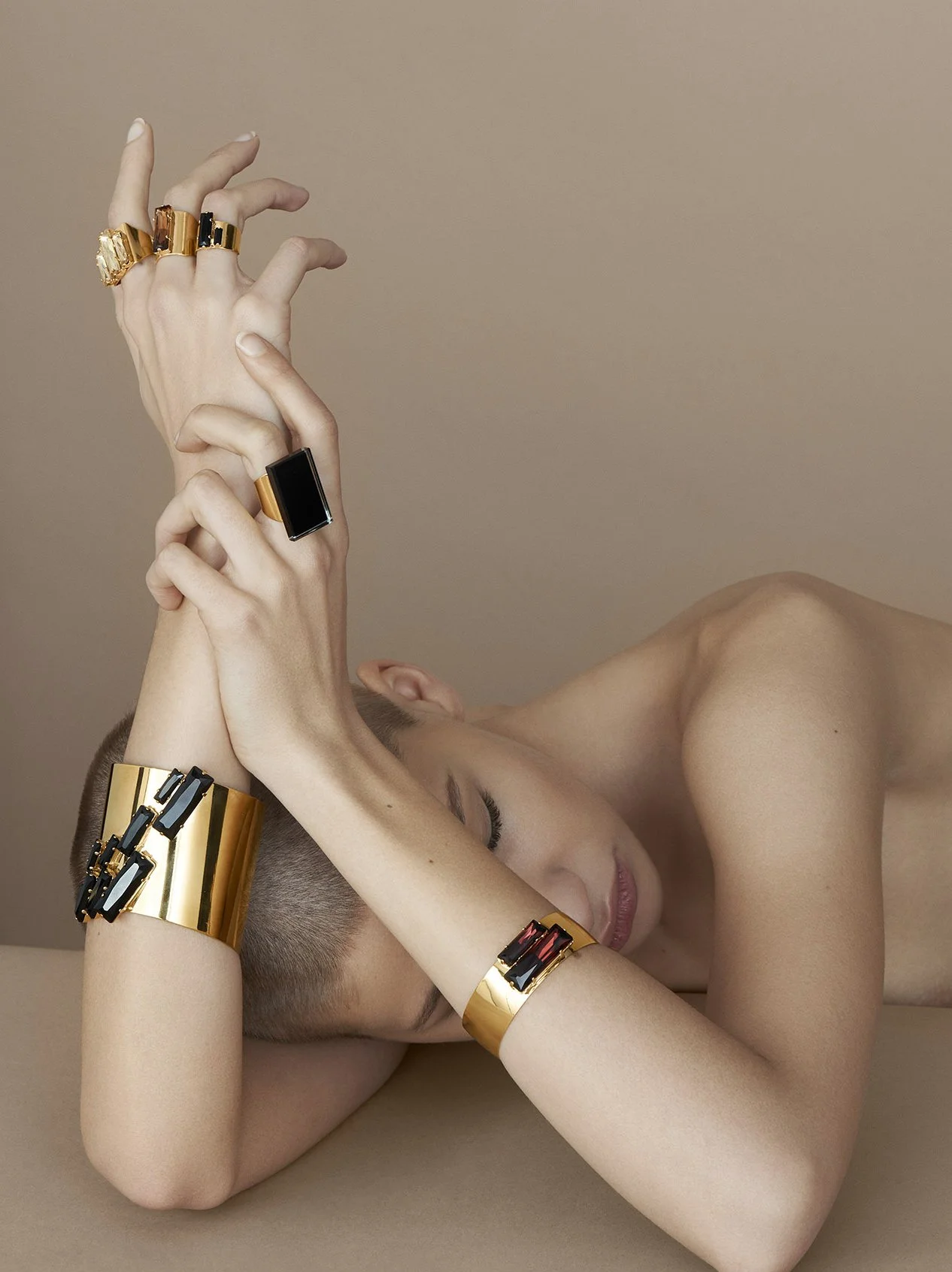 Photo ©Fred Leveugle
 Maquillage coiffure ©Peggy Valor