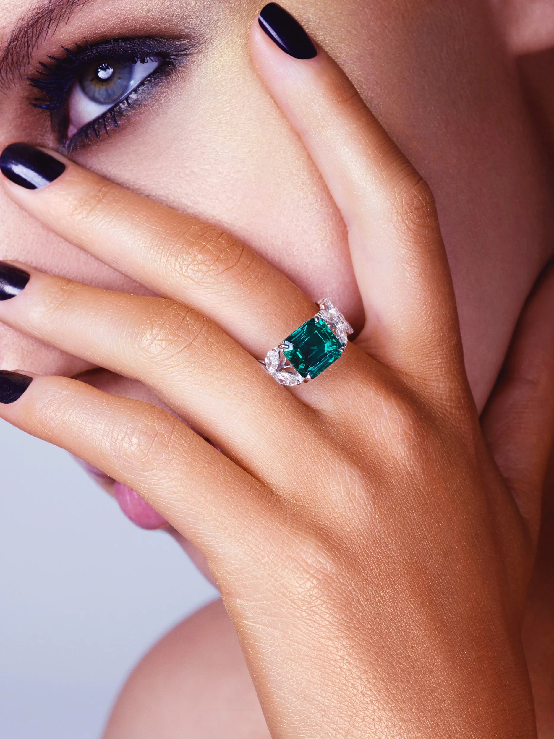 Magazine l'Officiel, Photo ©Seb Michel 
Maquillage coiffure ©Peggy Valor 
