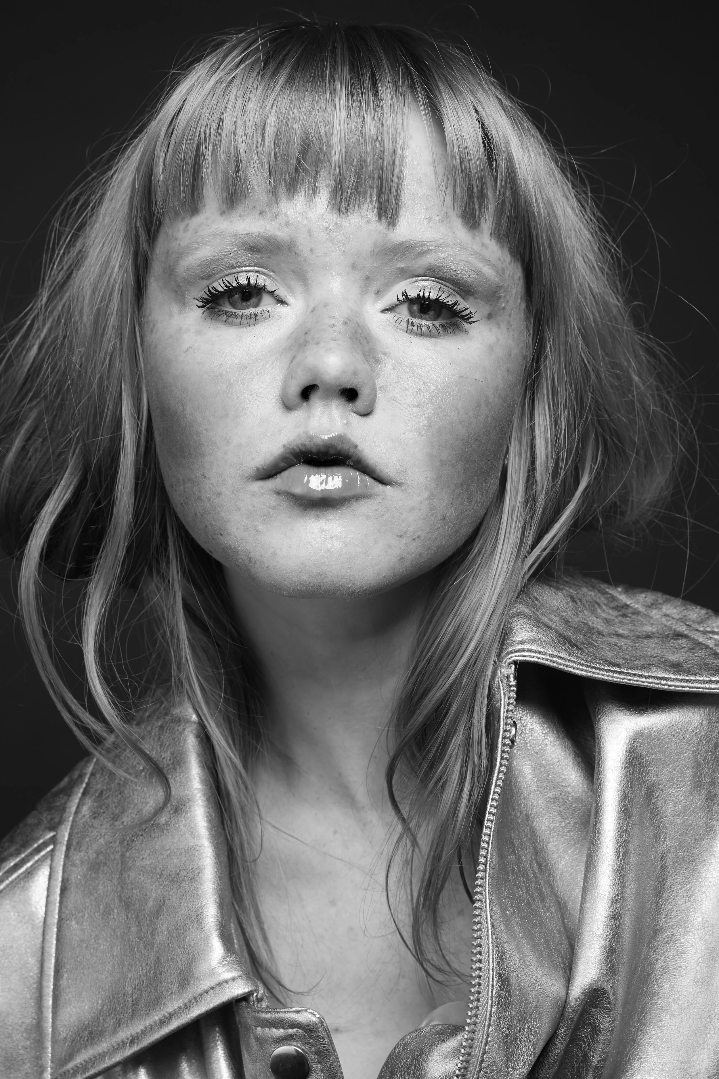 L'IMPERTINENT MAGAZINE-Photo ©Valérie Mathilde 
Maquillage coiffure ©Peggy Valor