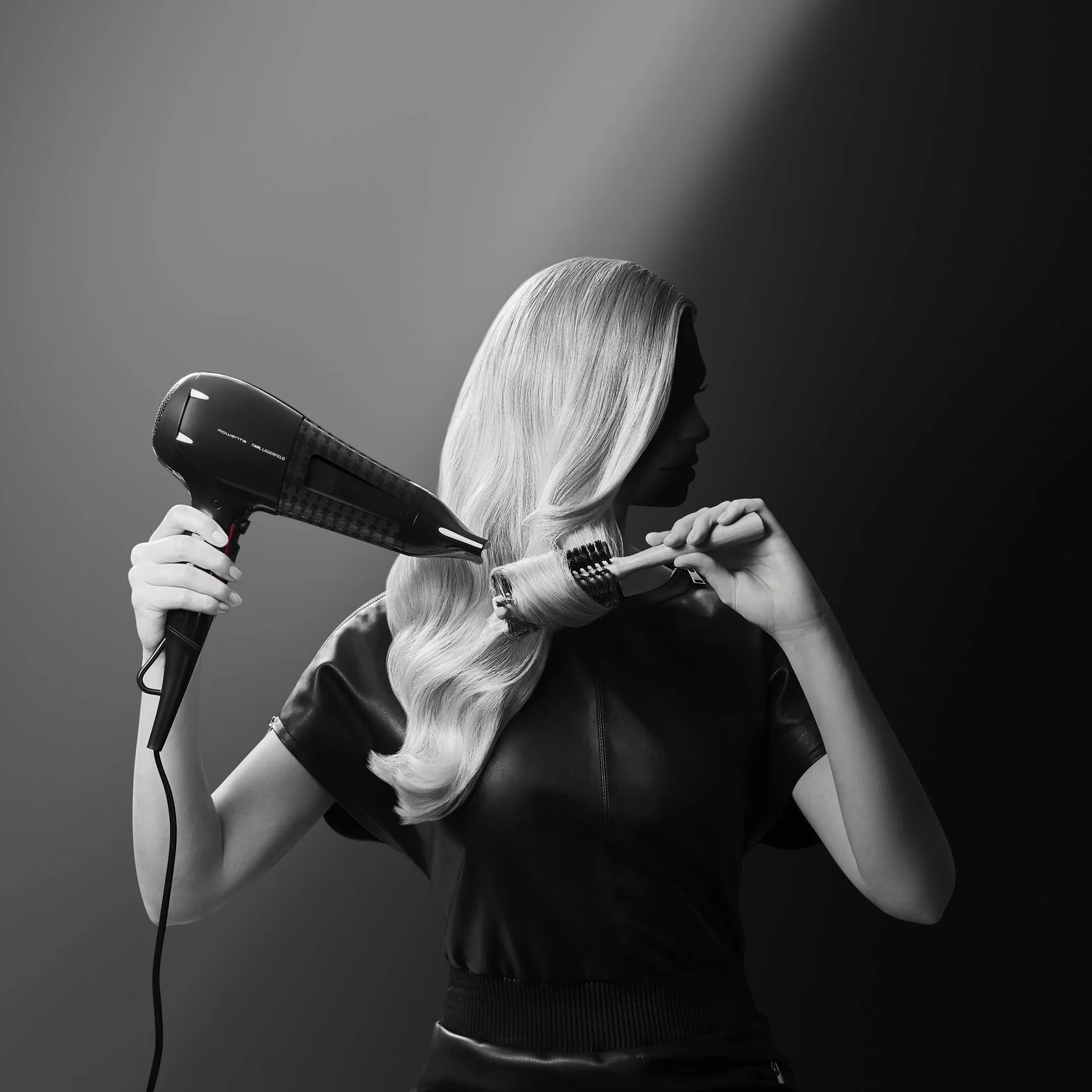 shooting en collaboration avec la marque Karl Lagerfeld.
Maquillage coiffure ©Peggy Valor