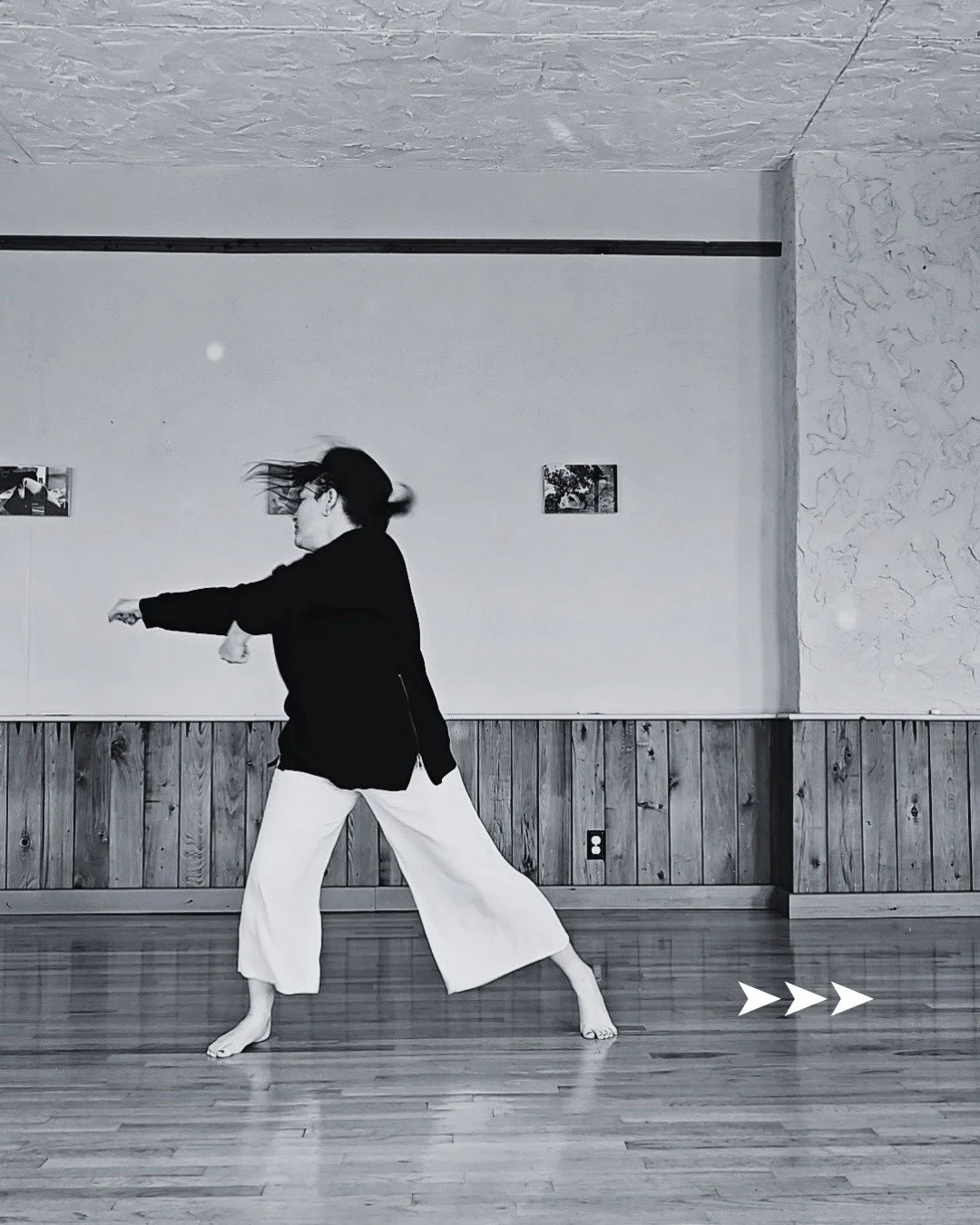 We came for the art. 
Do your dance.
5Rhythms Waves Classes
Fridays @ 6:00 PM
$10-30 sliding scale 
All bodies welcome, no experience necessary. 

#ComeAsYouAre 
#5Rhythms #5rhythmsdance #5RhythmsKC #MovingMeditation #ConsciousDance #KansasCity #Kans