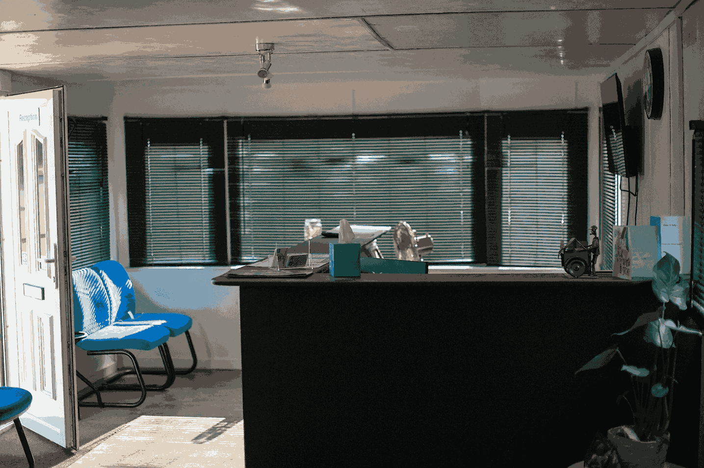 Another view of the waiting room at Hanslope MOT Centre