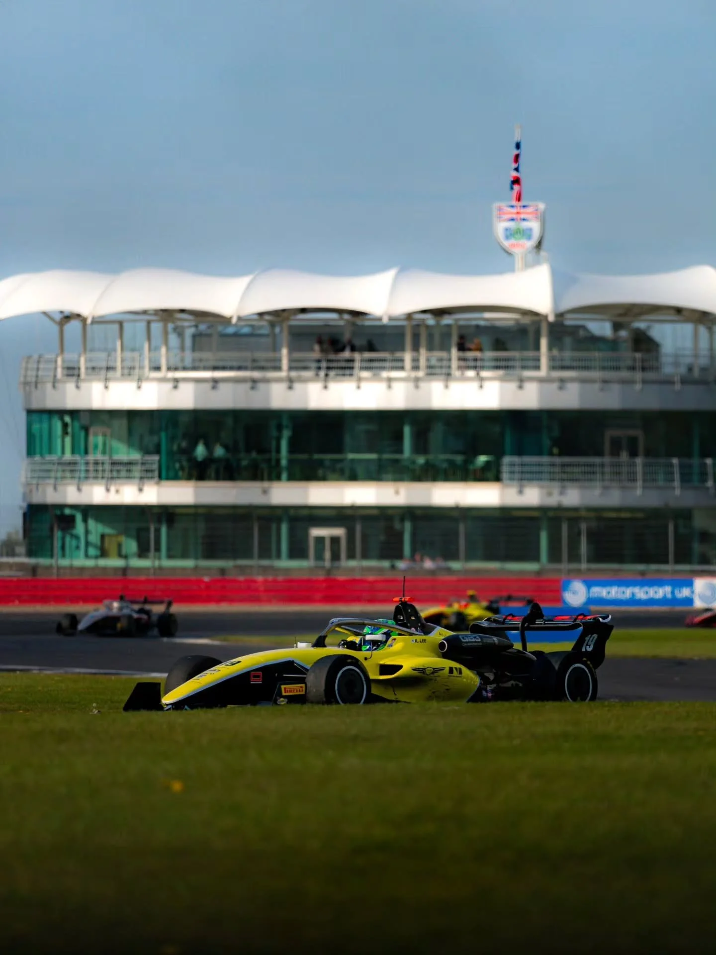 A cloudy day over Silverstone but the blue sky eventually broke free for the final @gb3championship race of the day.

#Silverstone #gb3 #motorsportphotographer #motorsport  #motorsportphotography