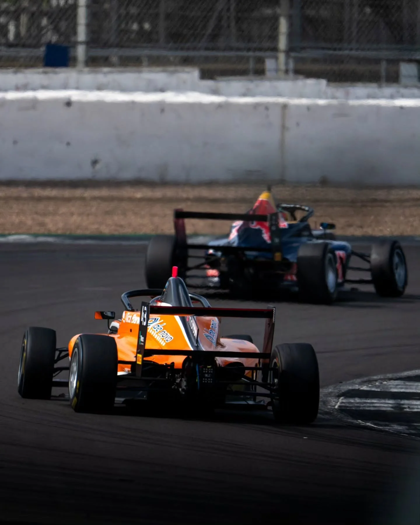 A packed grid means lots of photos to go through. Here's a few from Silverstone.

@britishf4 

#britishf4 #f4 #Silverstone #motorsports #motorsportsphotography