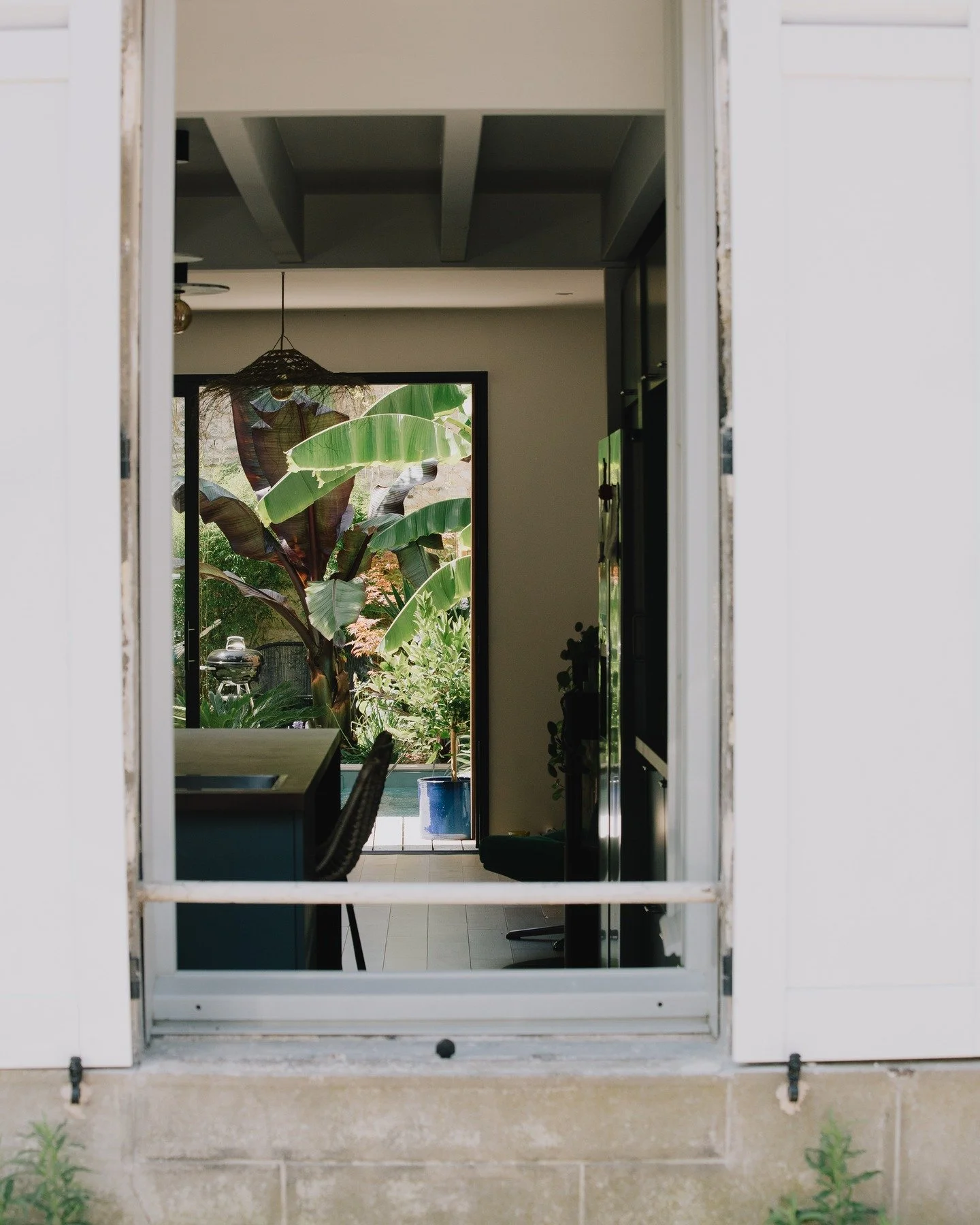 r&eacute;novation et extension d&rsquo;une &eacute;choppe &agrave; bordeaux_livr&eacute;e en 2024 - 📸 @gregoire__grange
.
.
.
#encaussedurand #architecture #architecte #bordeaux #cauderan #architecturephotography #saintseurin #renovation #echoppebor