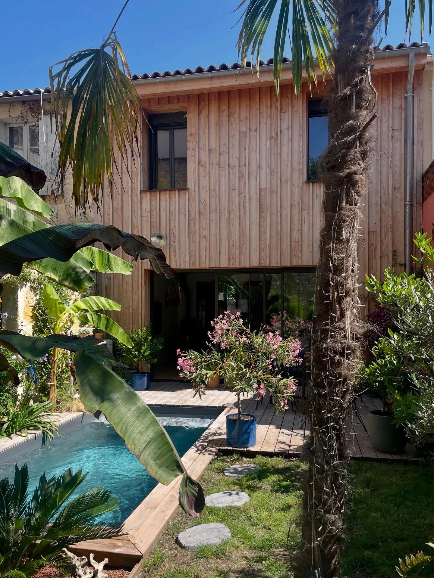 maison chartrons : r&eacute;novation et extension d&rsquo;une &eacute;choppe &agrave; bordeaux - reportage en cours @gregoire__grange
.
.
.
#encaussedurand #architecture #architecte #bordeaux #cauderan #architecturephotography #saintseurin #renovatio