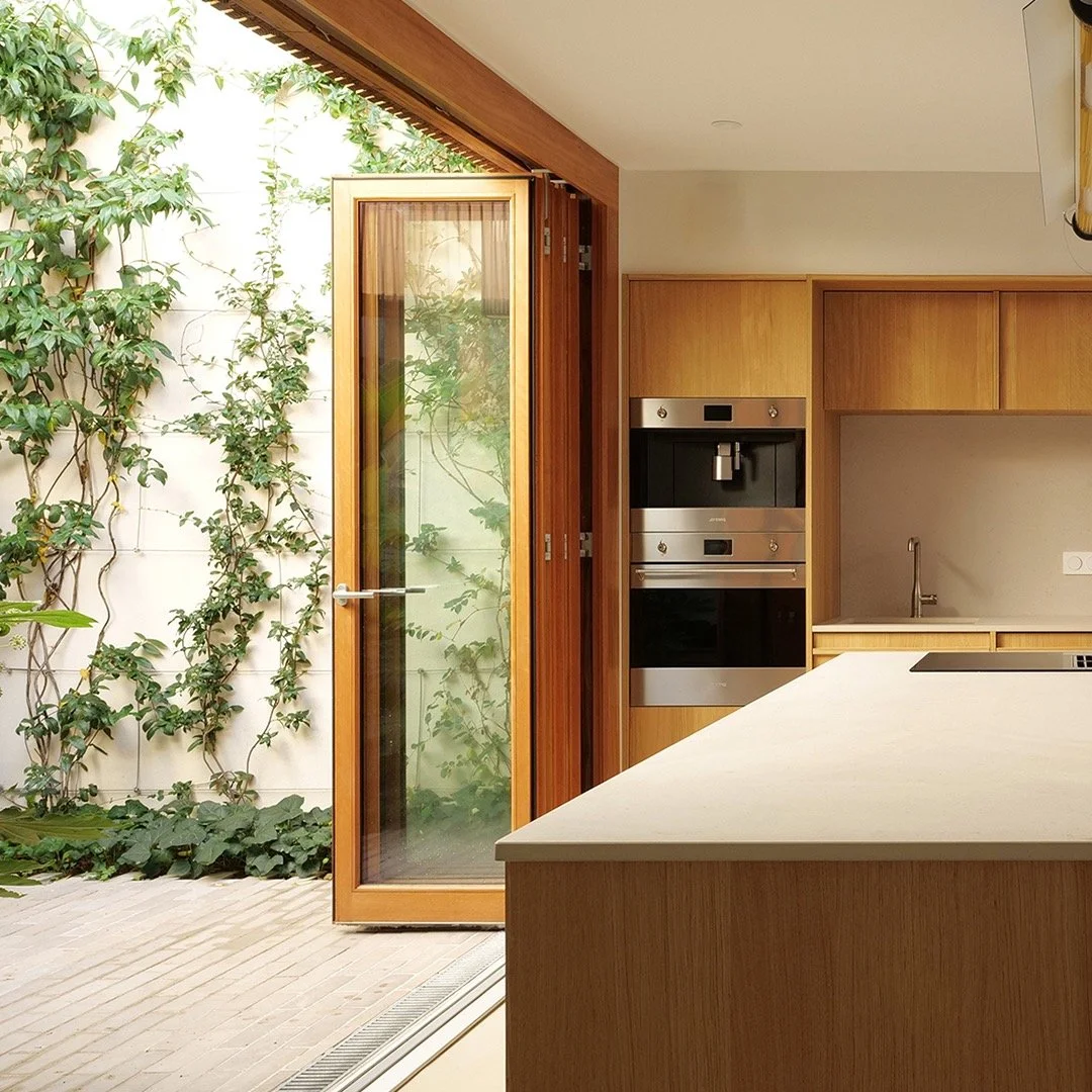 tout nouveau tout beau, notre nouveau site est (enfin) en ligne ! nouvelle vitrine pour mettre en valeur notre travail (merci &agrave; nos supers photographes @gregoire__grange @justinelajuspueyo @agnesclotis @amandine.jules), d&eacute;couvrir nos no