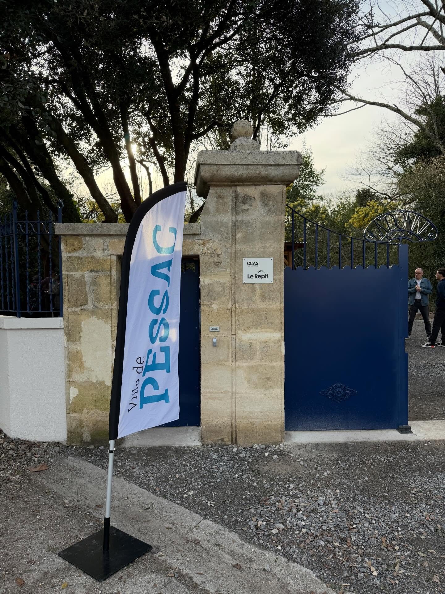 inauguration ! ouverture aujourd&rsquo;hui du r&eacute;pit, halte de jour pour sans abris, r&eacute;habilitation d&rsquo;un ancien garage pour la @ville_de_pessac et le ccas de pessac. merci pour votre confiance !