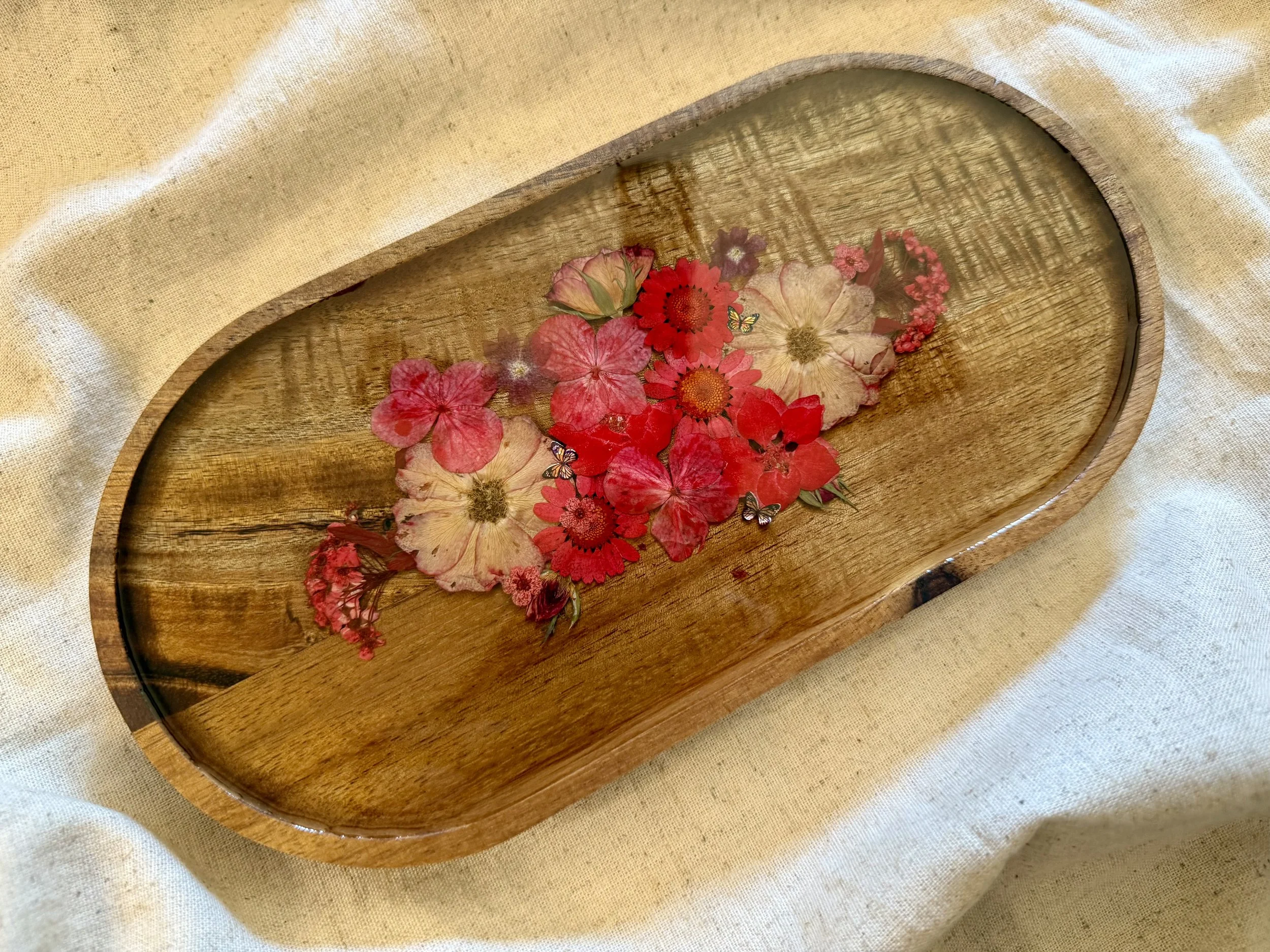SCARLET GARDEN WOOD TRAY (SIDE).jpg