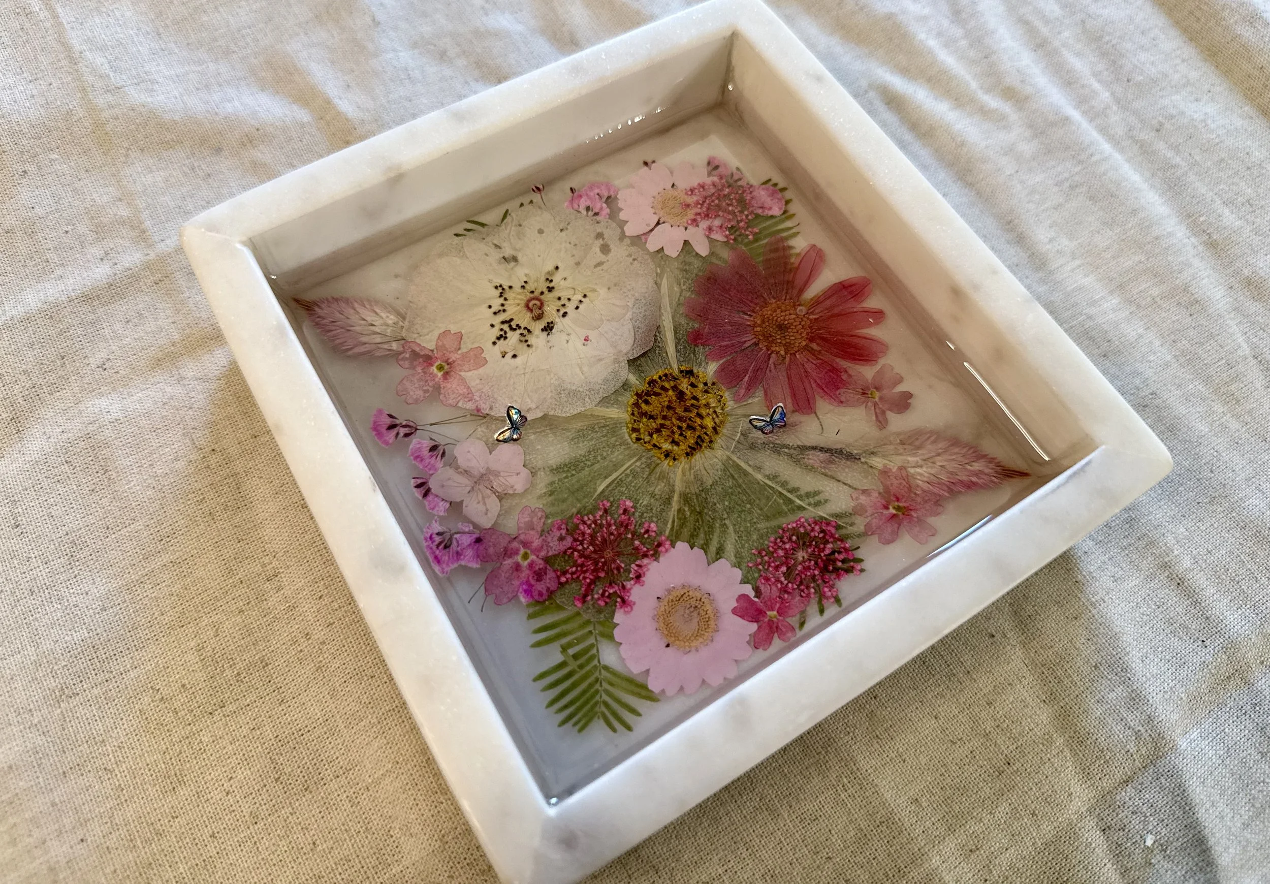 1 MINI MARBLE FLORAL TRAY (SIDE).jpg
