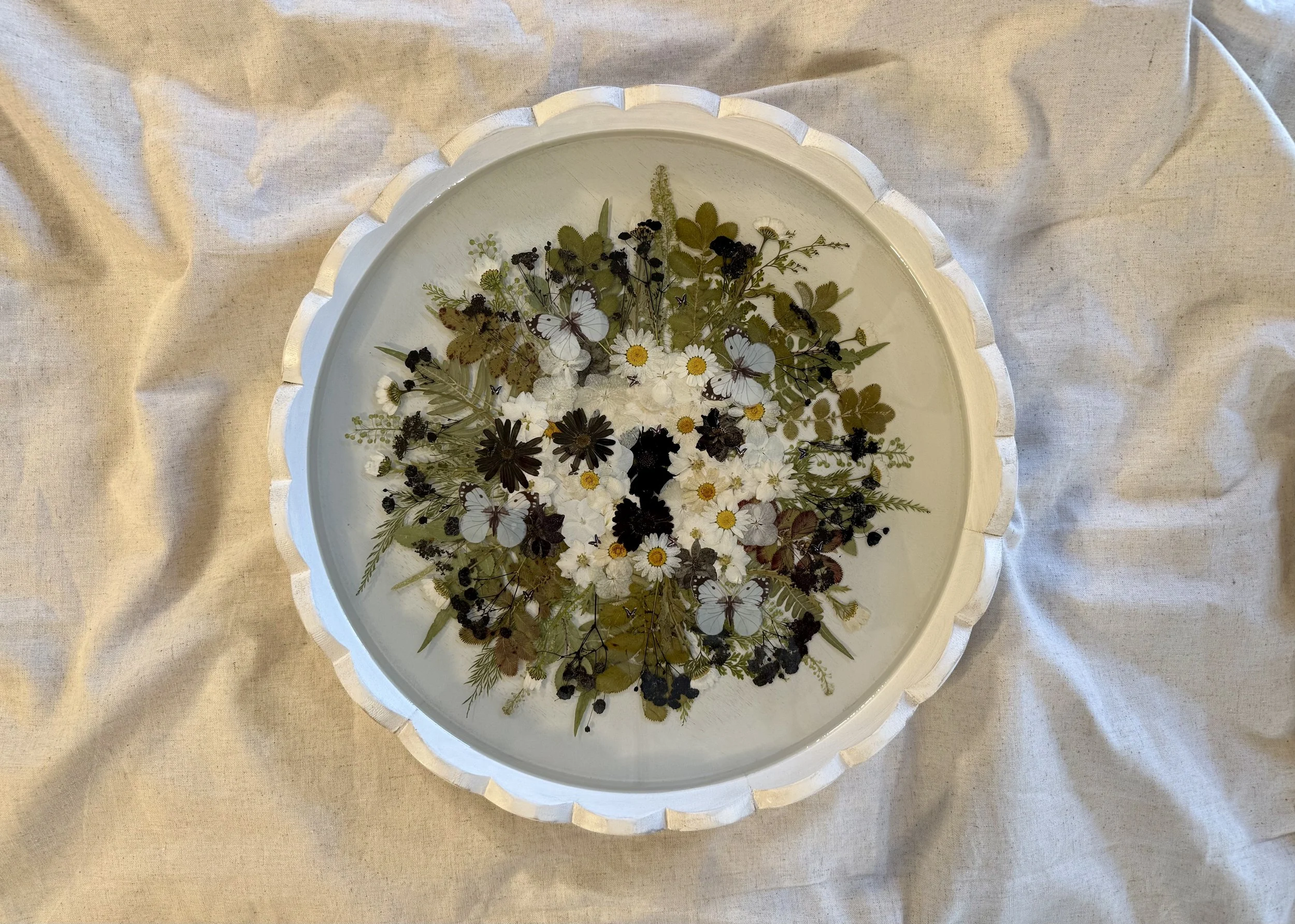 DARK BLOOMS - WHITE WOOD TRAY.jpg