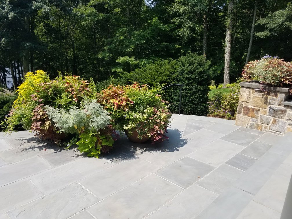 GreenwichLakeside-patio-pots