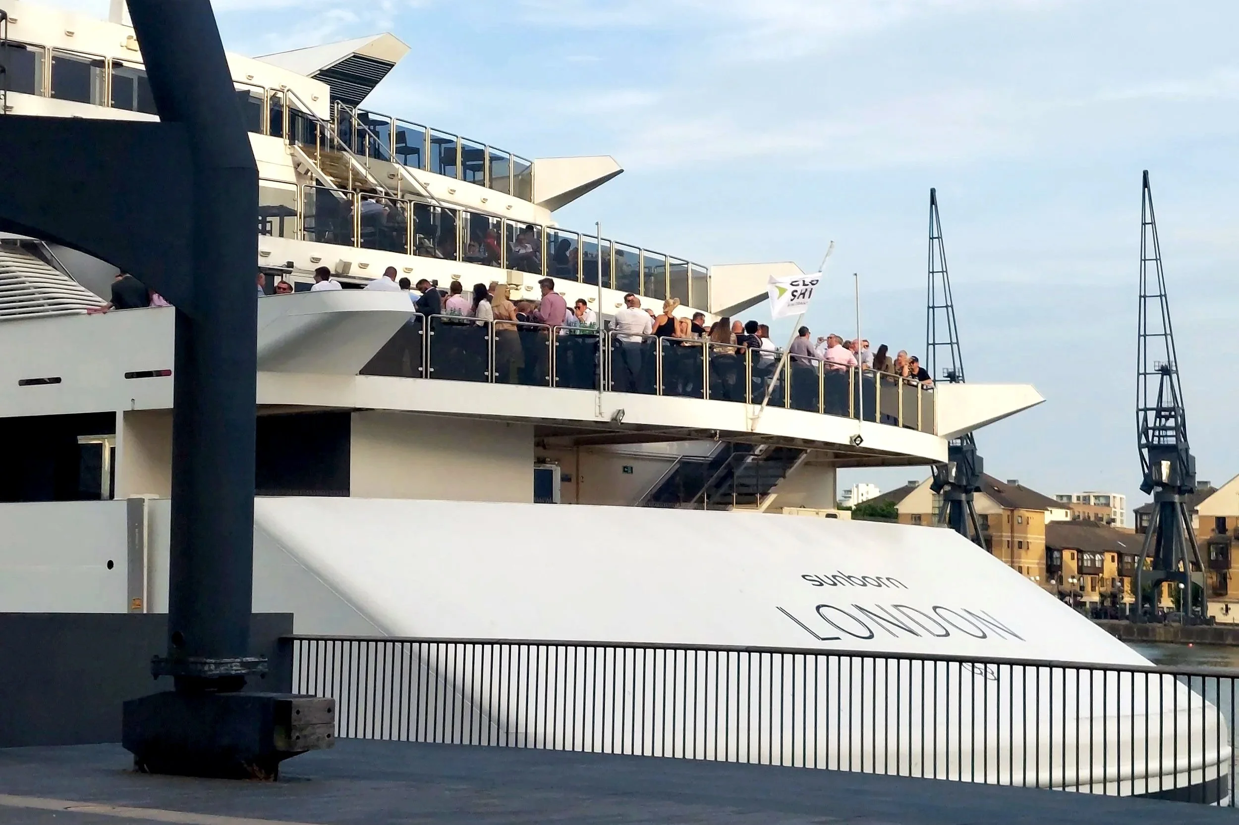 SUMMER CELEBRATION ON THE THAMES