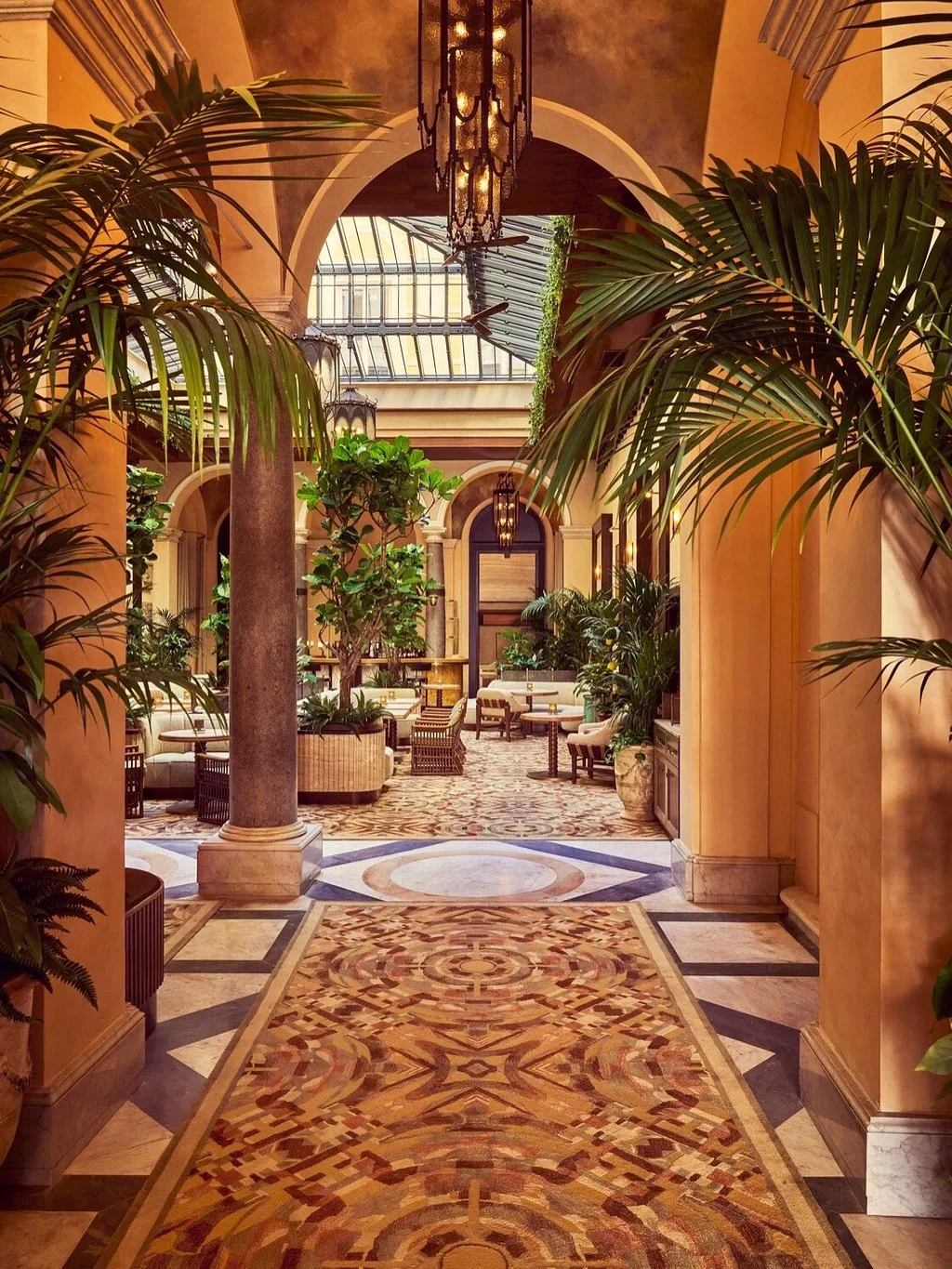 At @orientexpresslaminerva, you are steps from the Pantheon with Rome unfolding in every direction. Mornings begin above the rooftops. Afternoons move through centuries of art and architecture. Evenings settle into long dinners and skyline views that