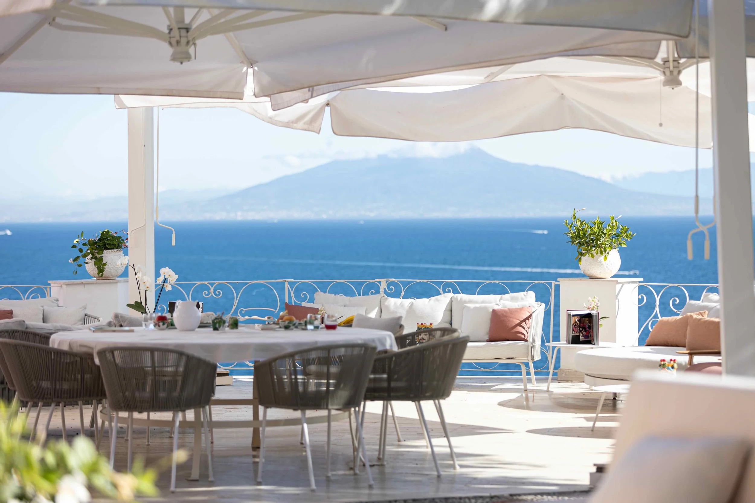 Villa-Bismarck-Capri_EOS-R6-Carone_RAW_AC3A3662.jpg