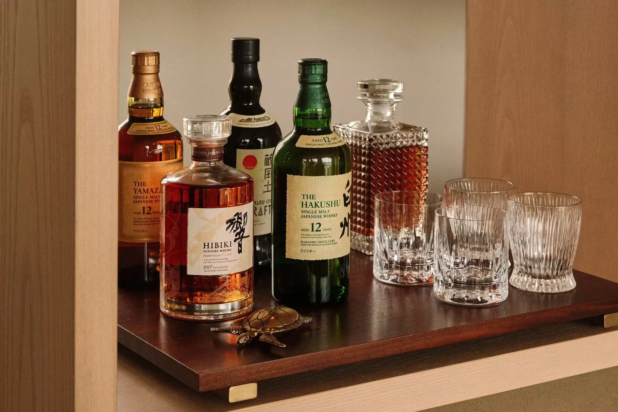 RWMYA_Facilities_Room_House_Amenities_Whiskey.jpg
