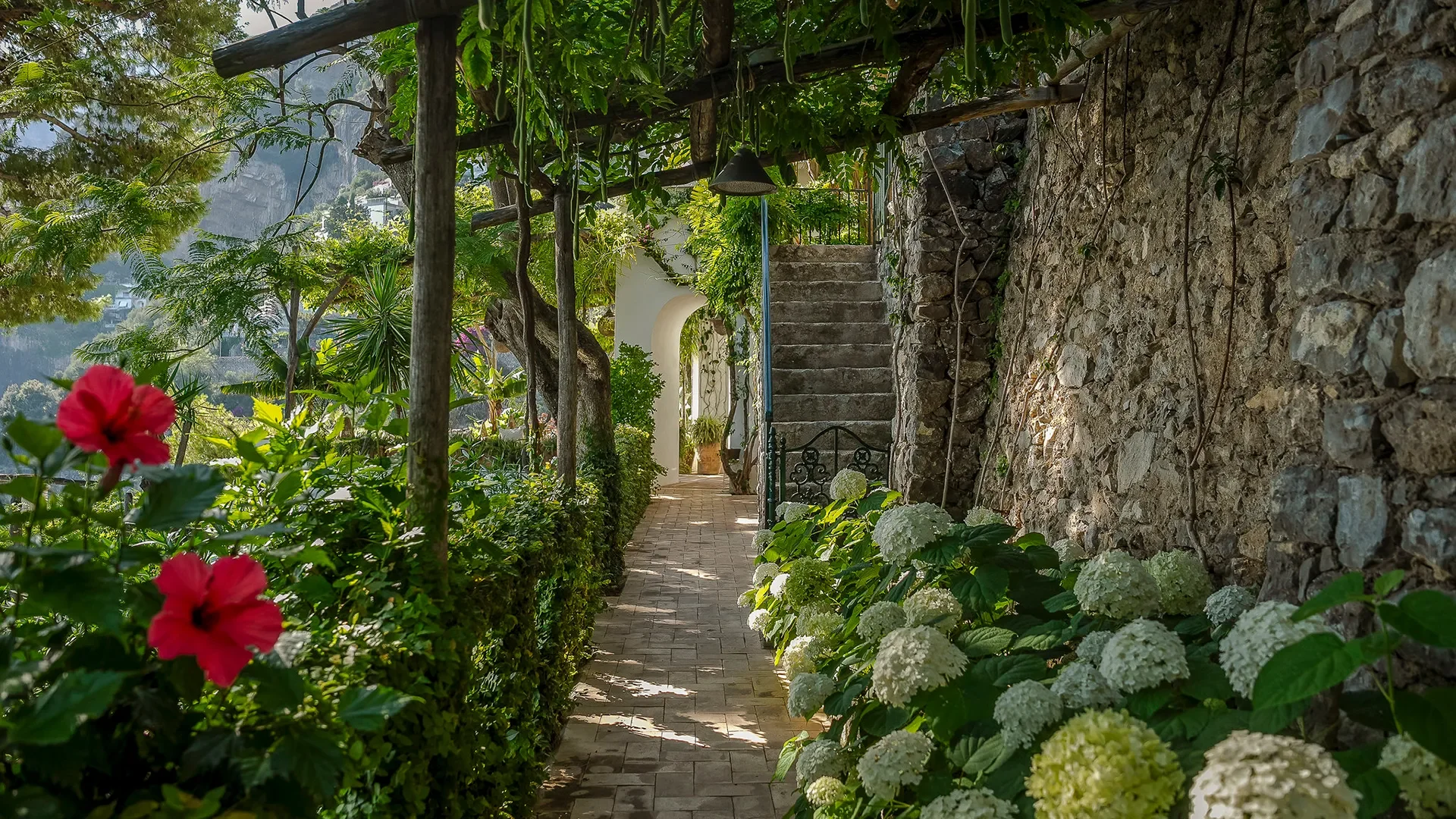 garden-path-villa-treville-positano-february-2026-pr.webp