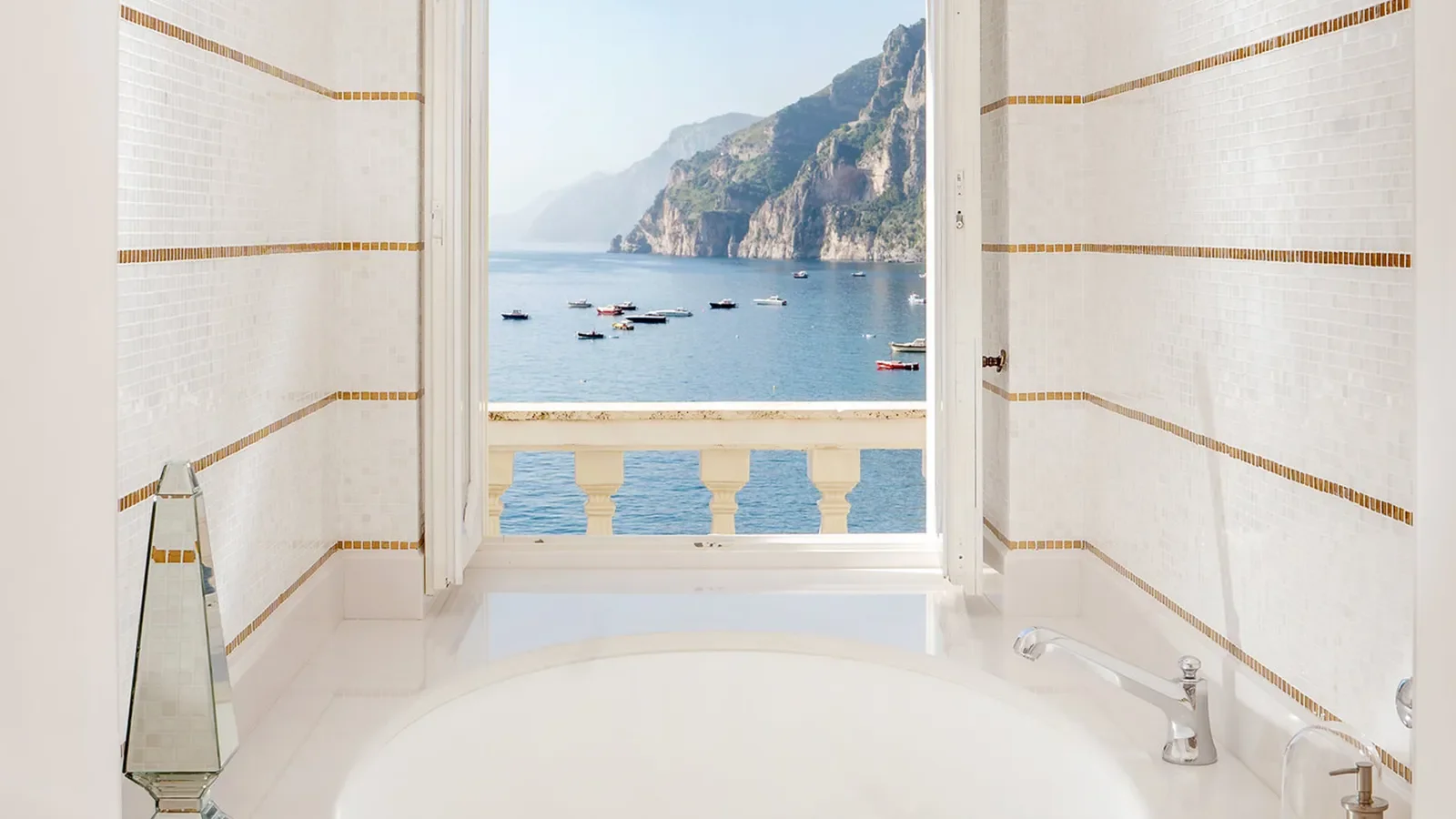 bath-villa-treville-positano-february-2026-pr.webp
