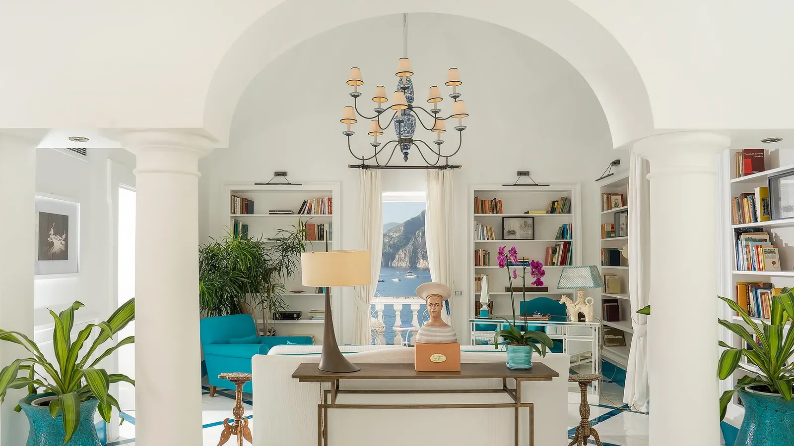 suite-interior-villa-treville-positano-february-2026-pr.webp