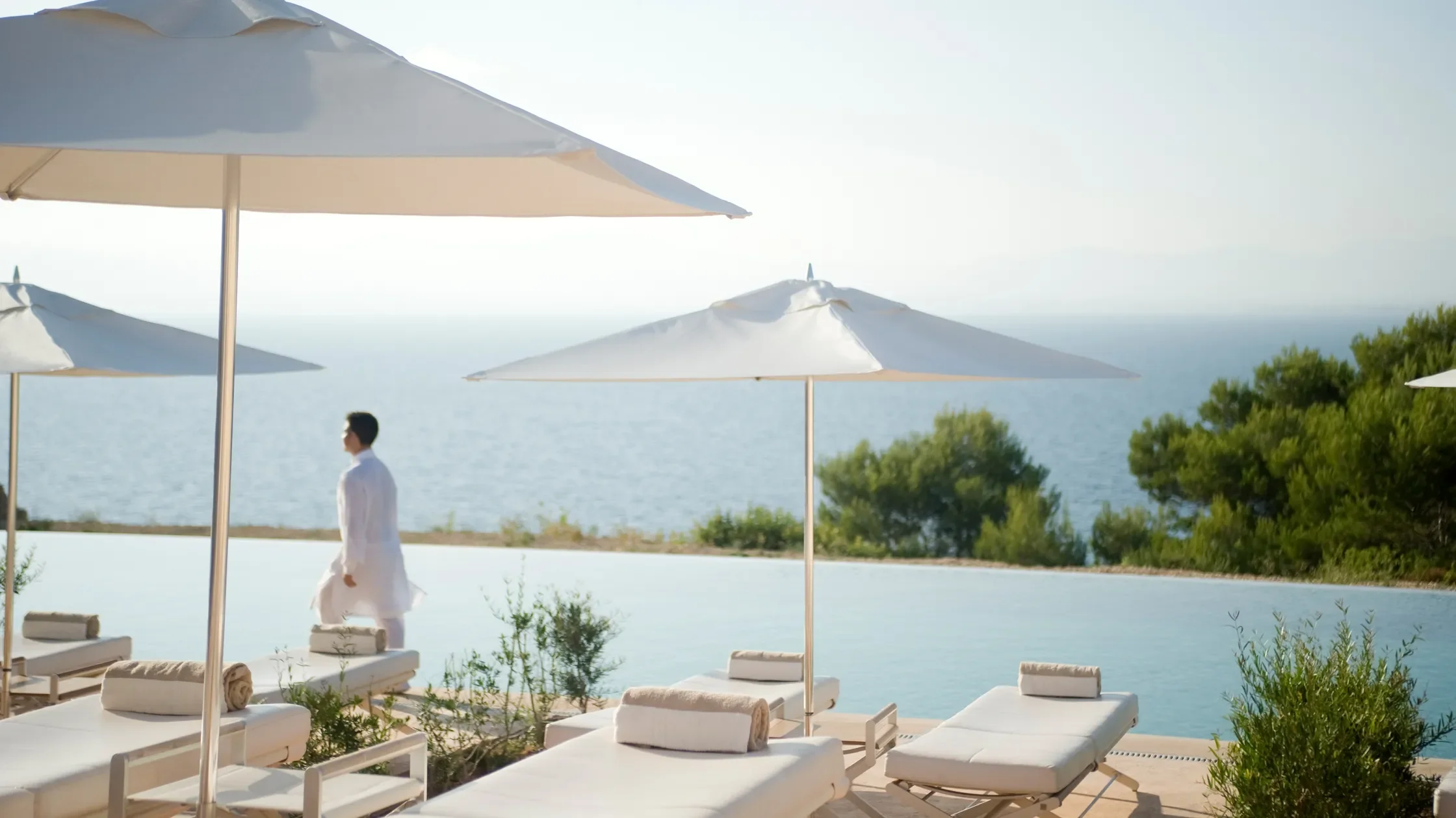 Infinity-Pool-cap-rocat-mallorca-triple-crown-april26-PR-Global.webp