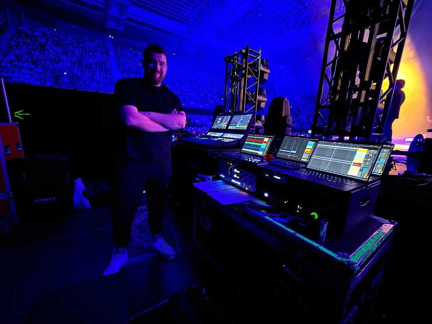 Hometown show for @girlinred to finish her 2024 European tour &bull; PB X Pyro 
&bull;
📸Credit: @isakuzumaki @jtwtouring